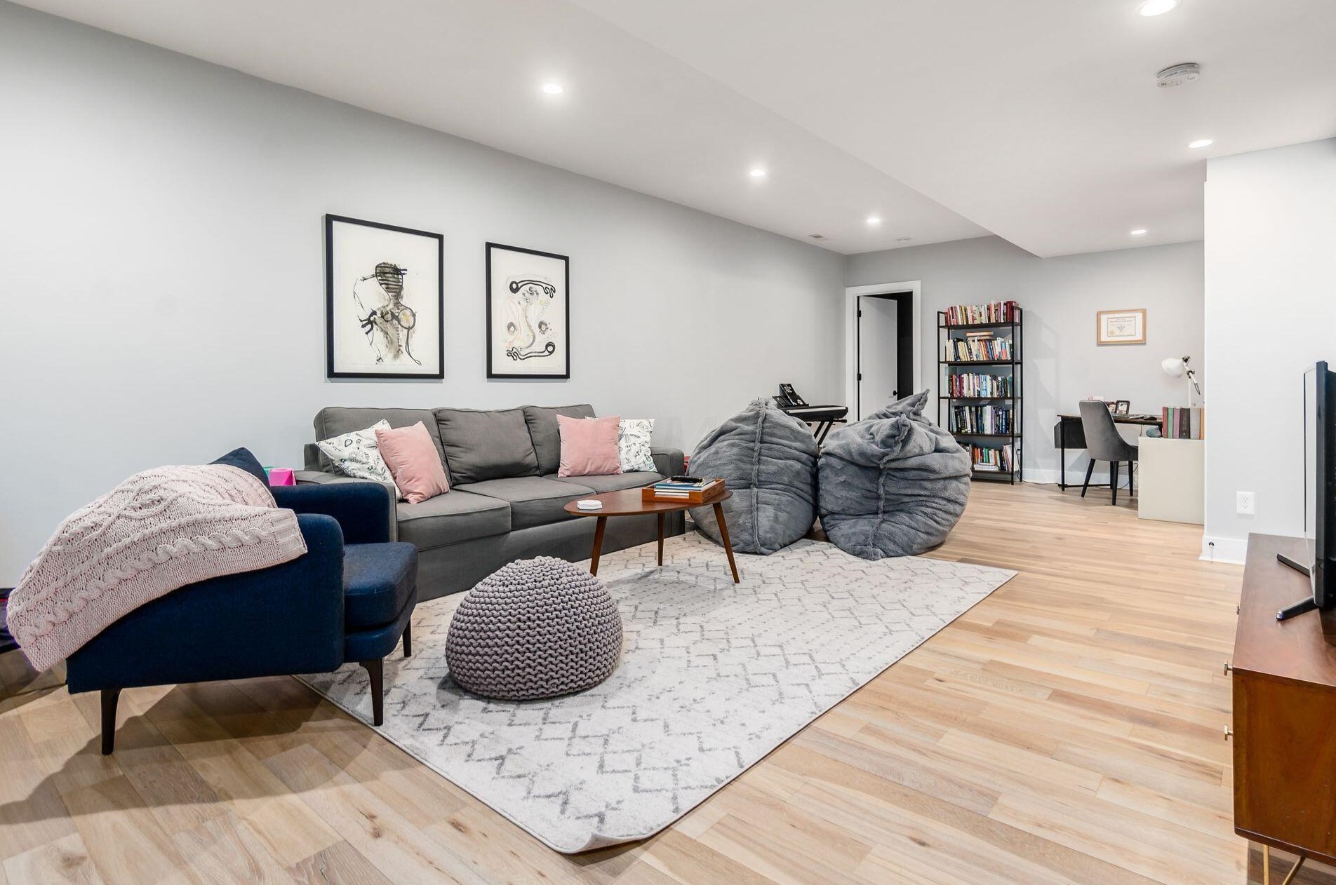 210 Ohio Ave, Columbus OH  43203-1568 exterior