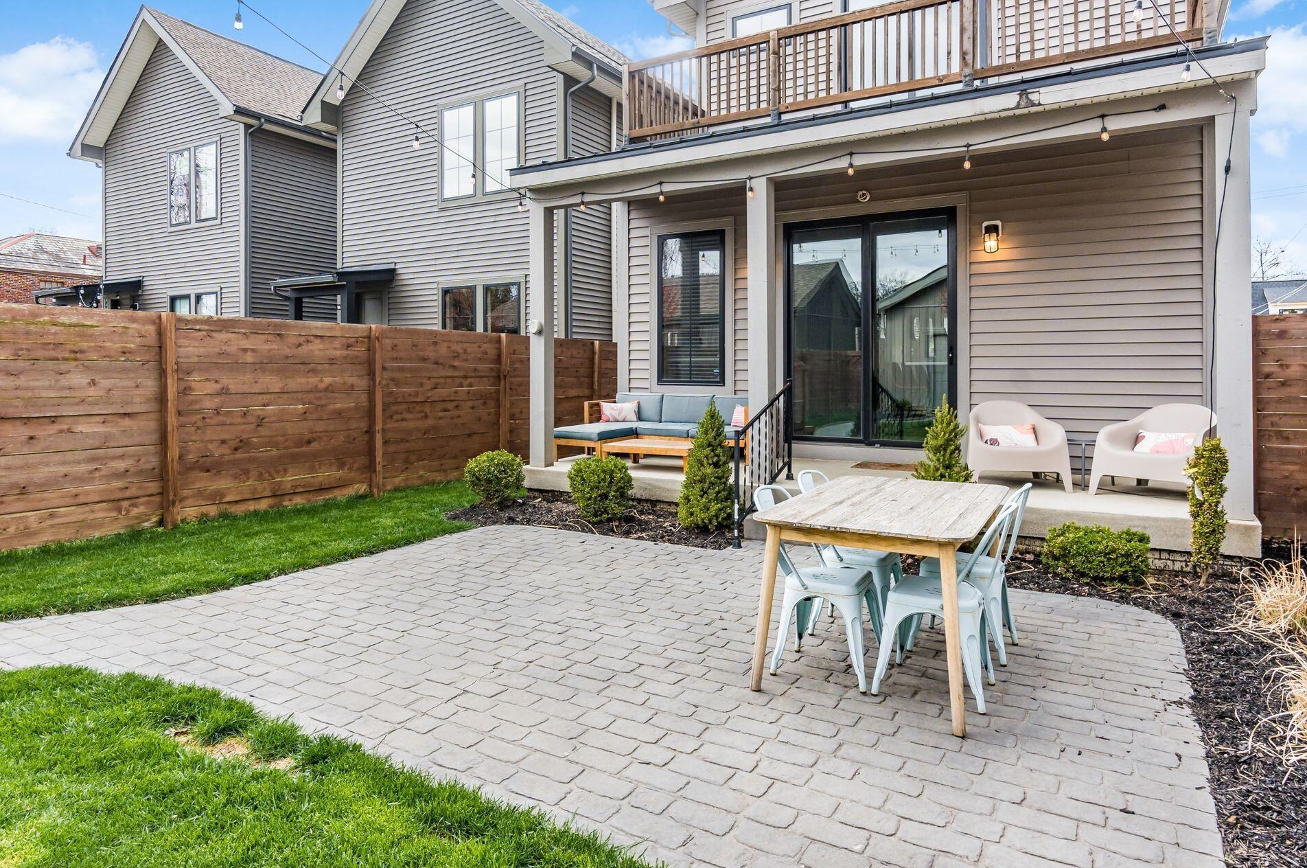 210 Ohio Ave, Columbus OH  43203-1568 exterior