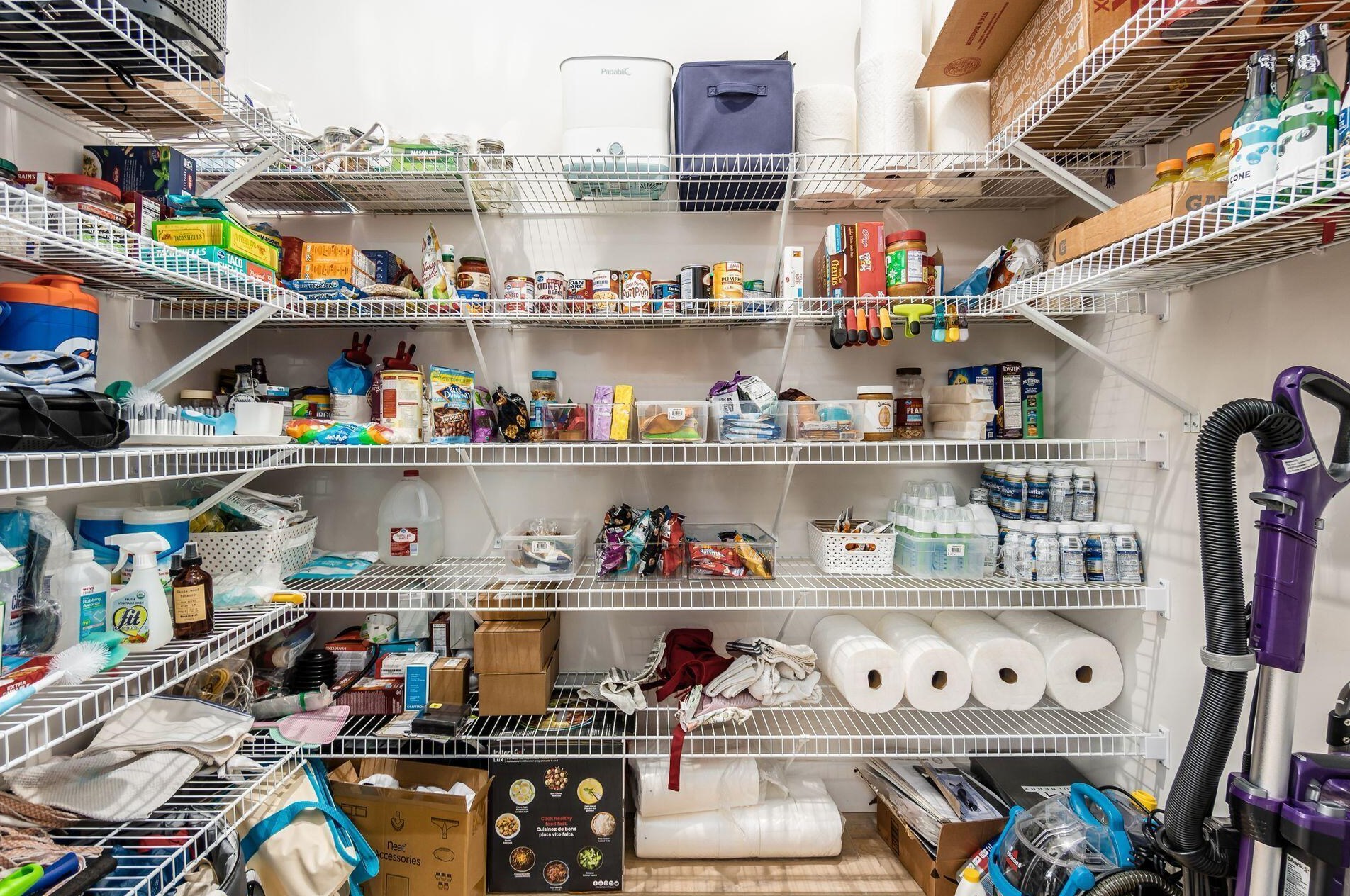 210 Ohio Ave, Columbus OH  43203-1568 exterior