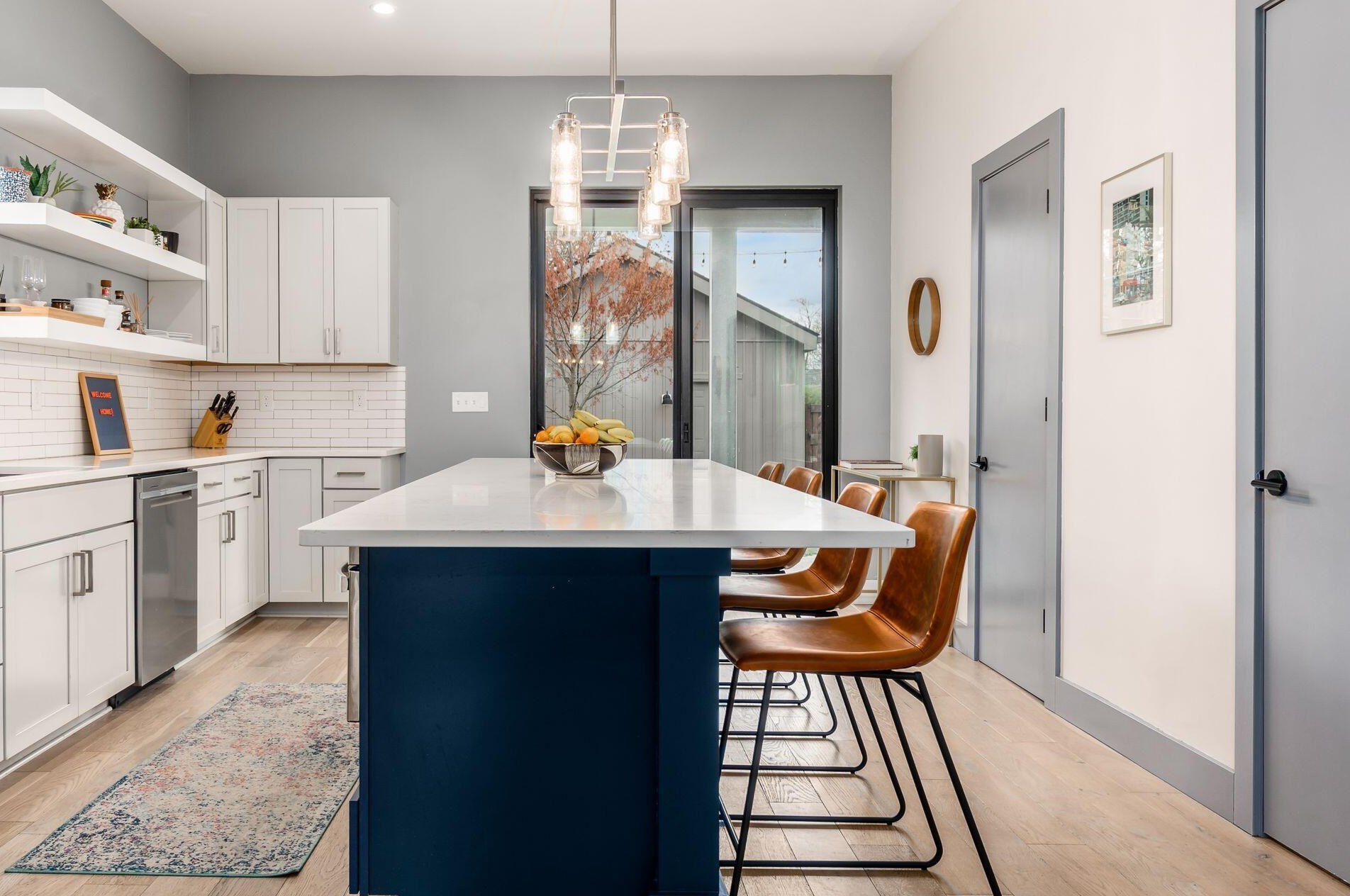 210 Ohio Ave, Columbus OH  43203-1568 exterior