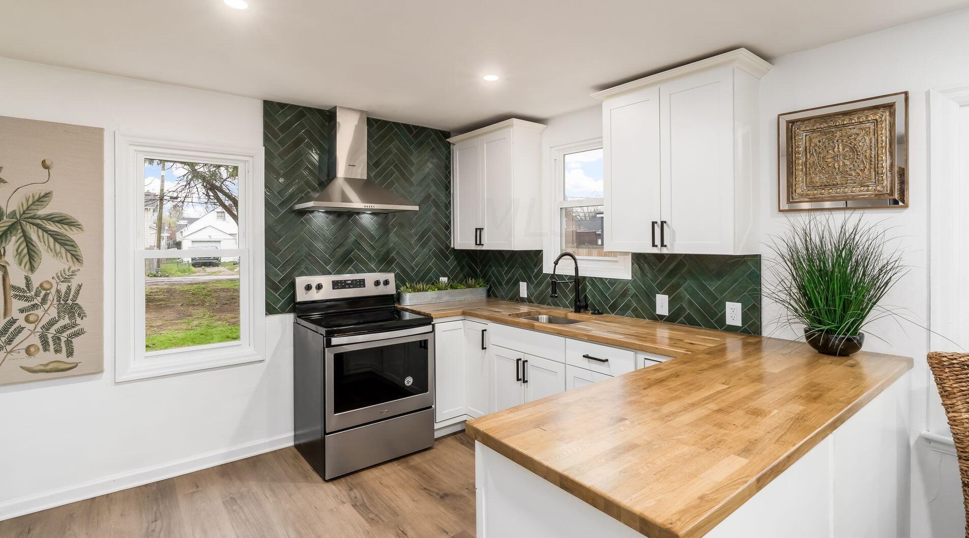 438 Woodbury Ave, Columbus OH  43223-1616 exterior