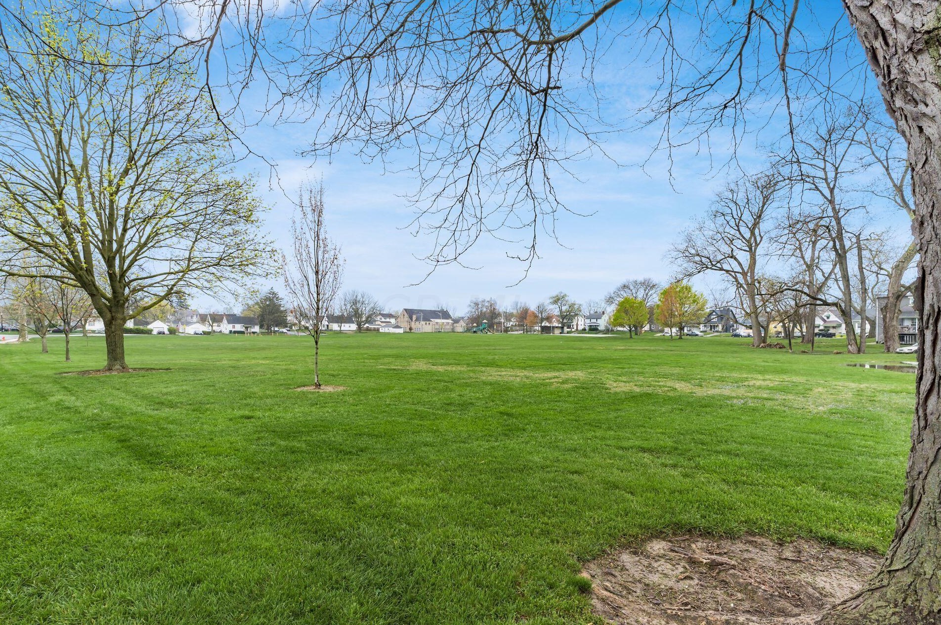 438 Woodbury Ave, Columbus OH  43223-1616 exterior