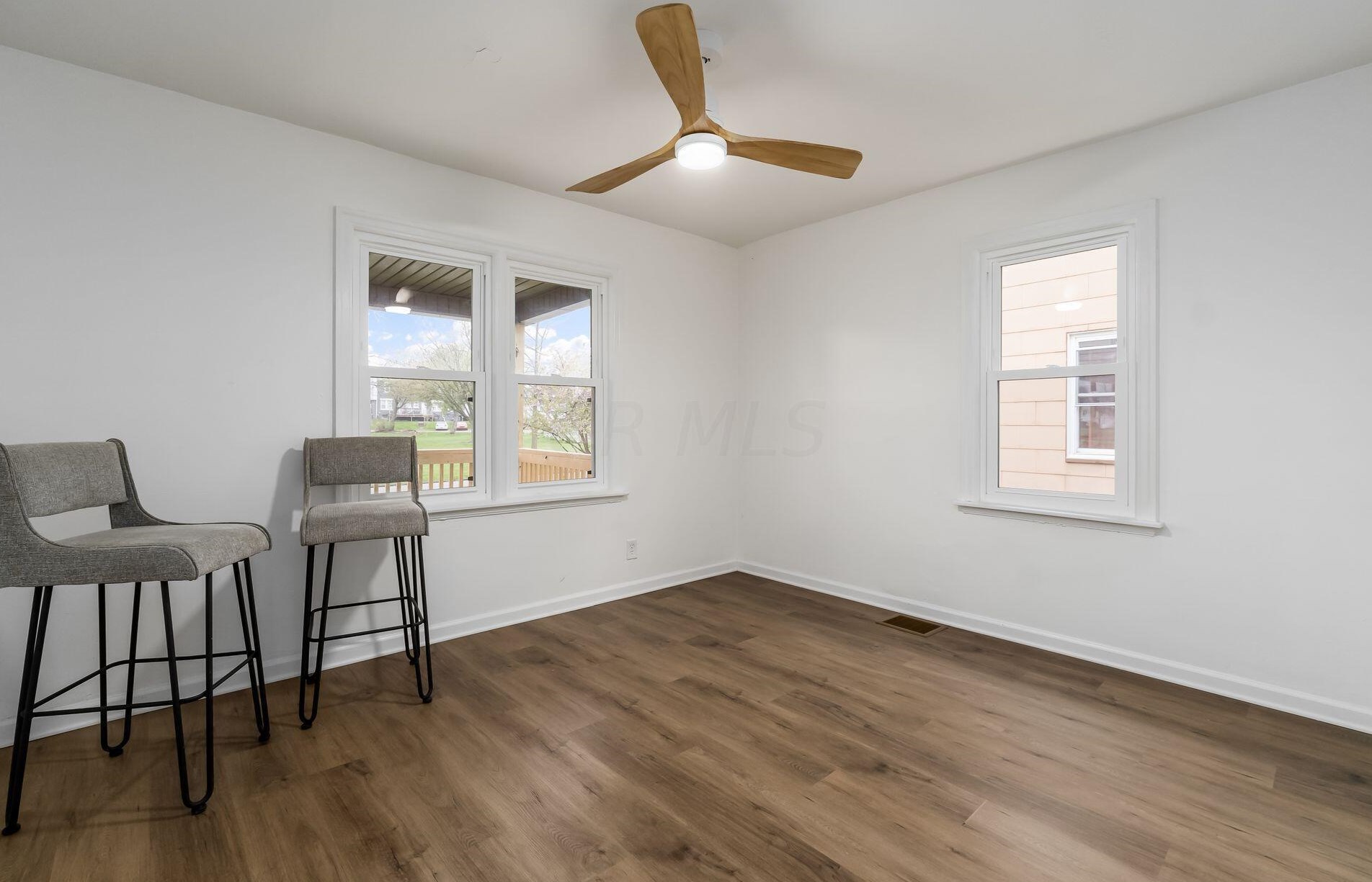 438 Woodbury Ave, Columbus OH  43223-1616 exterior