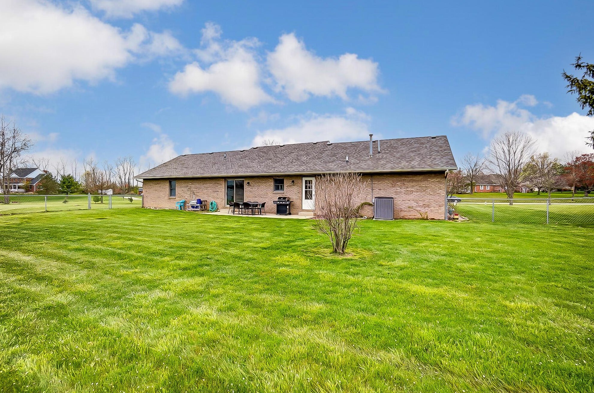 3519 Hanson Ct, Springfield OH  45504-4366 exterior