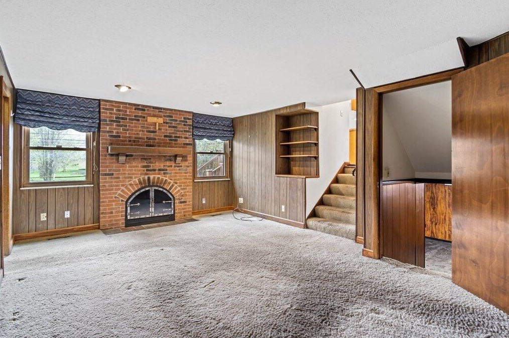 5861 Effingham Rd, Columbus OH 43213-3347 exterior