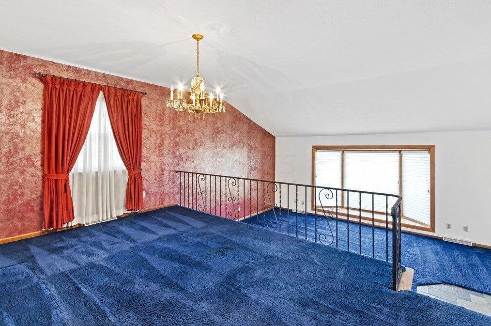 5861 Effingham Rd, Columbus OH 43213-3347 exterior