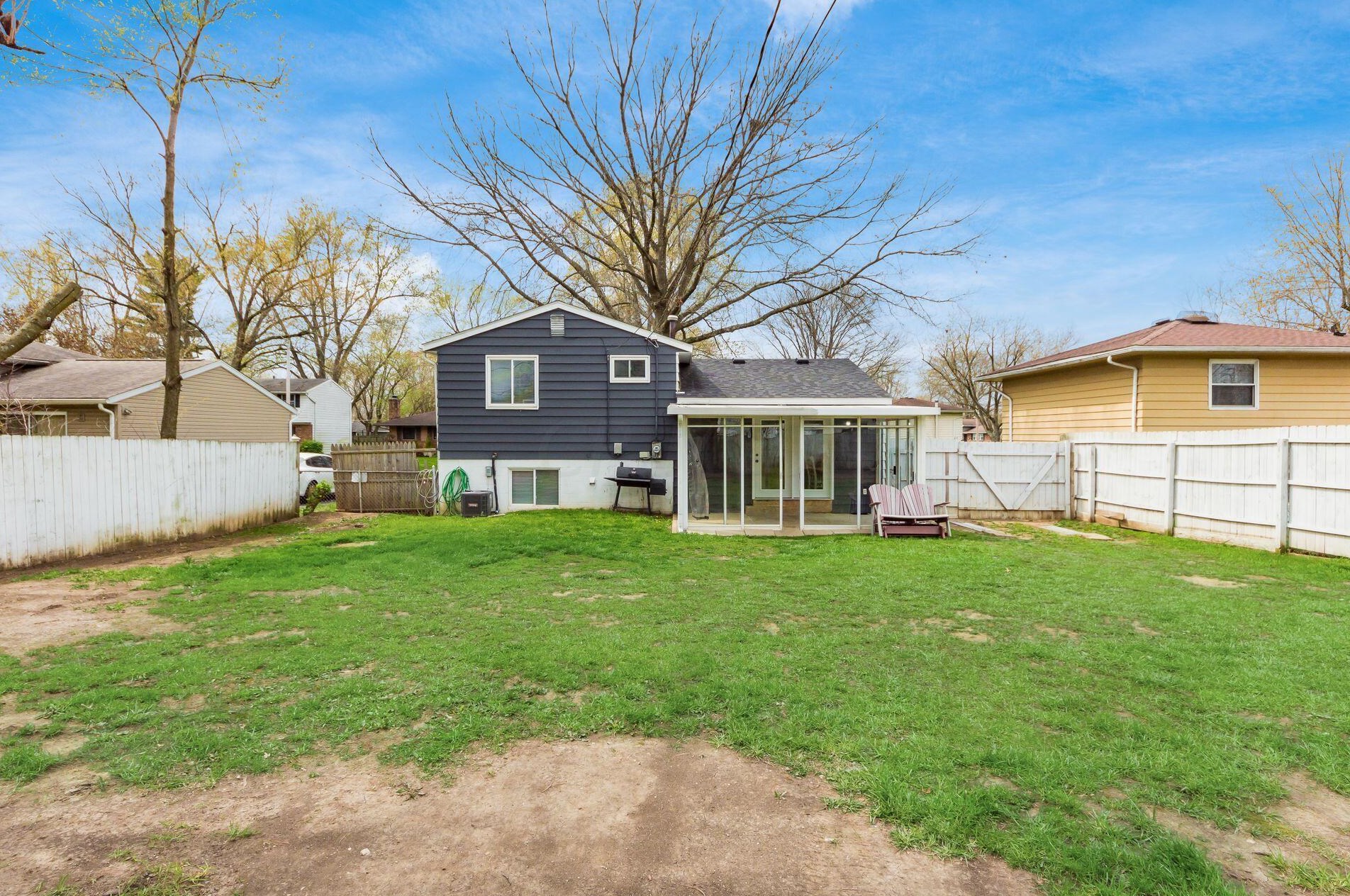 2970 Upton Rd, Columbus OH  43232-5240 exterior