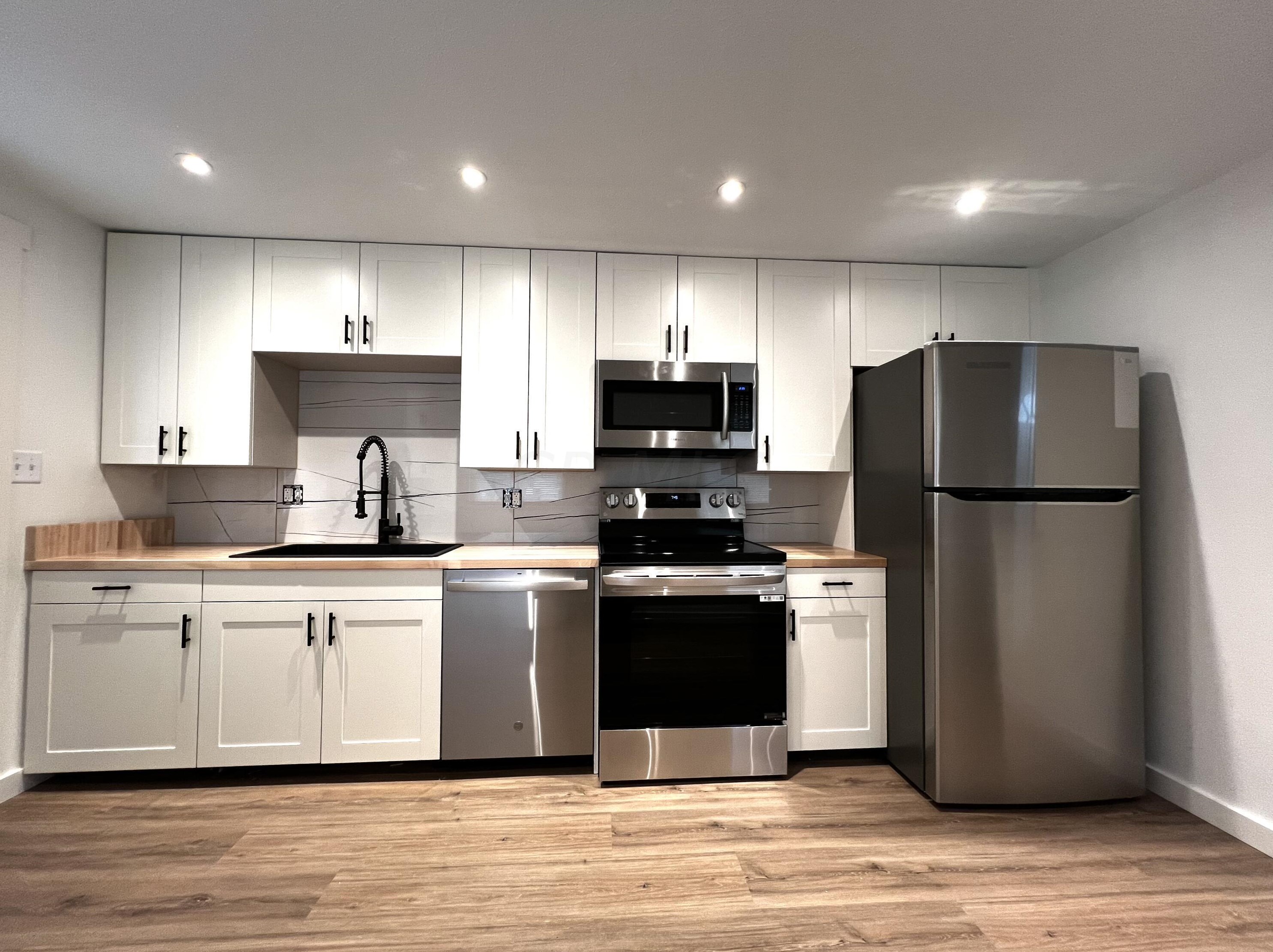 961 Melwood Dr, Columbus OH  43228-3523 exterior