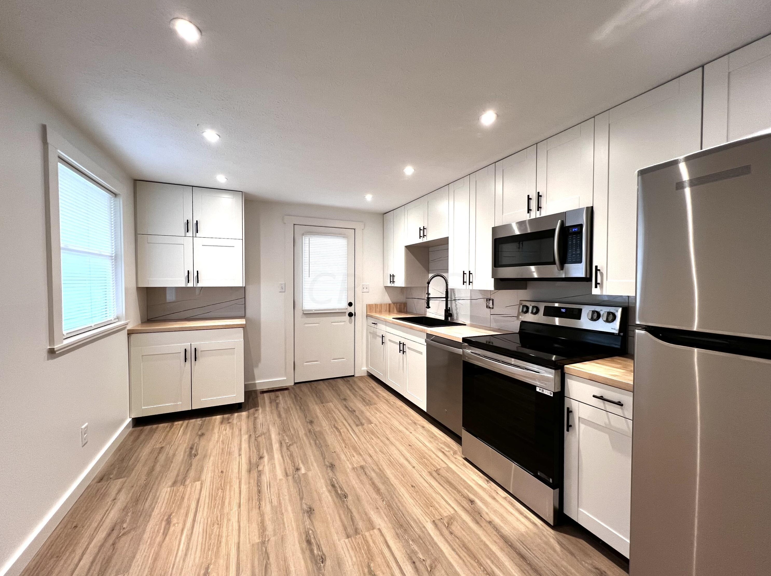 961 Melwood Dr, Columbus OH  43228-3523 exterior