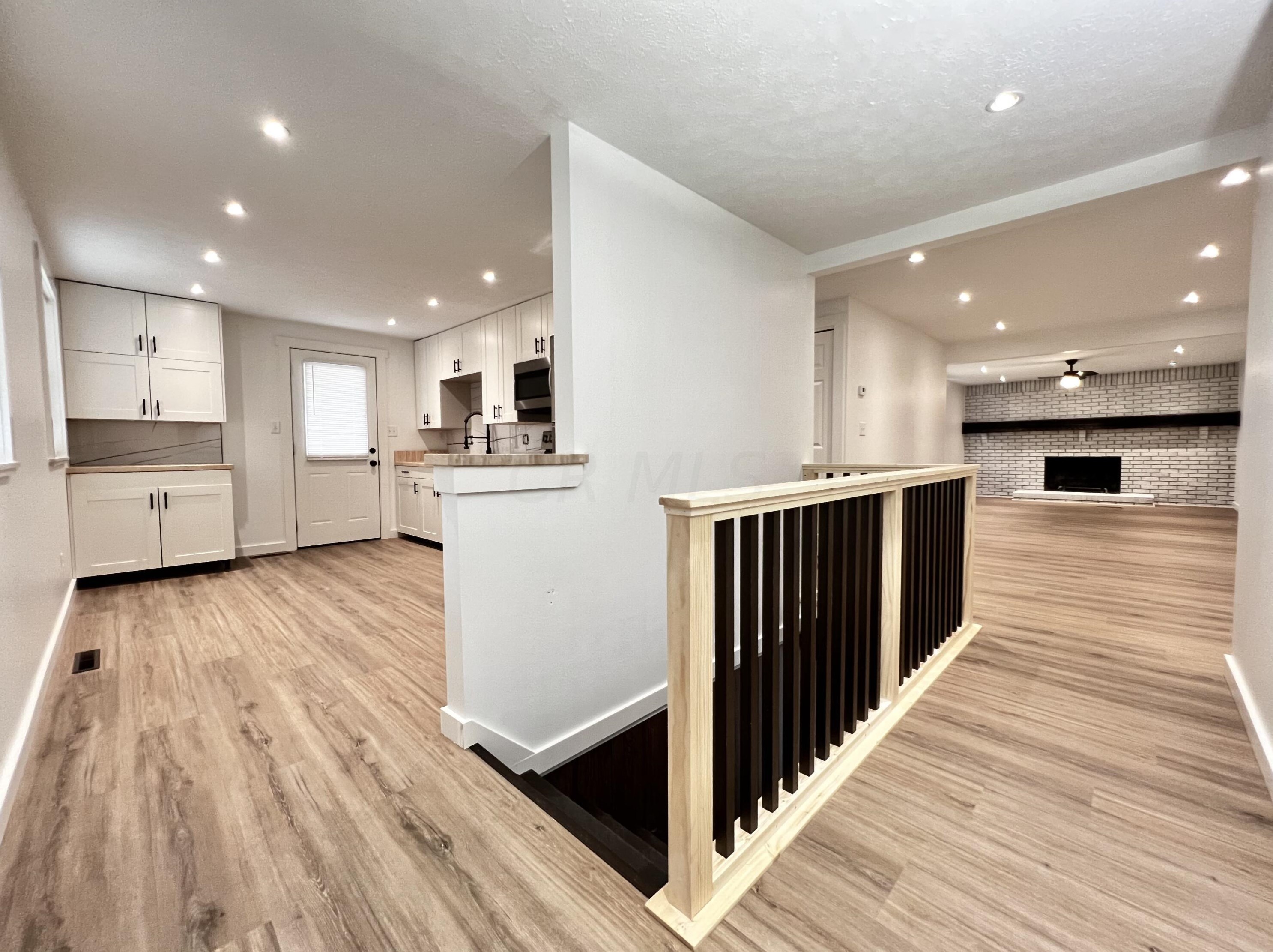 961 Melwood Dr, Columbus OH  43228-3523 exterior