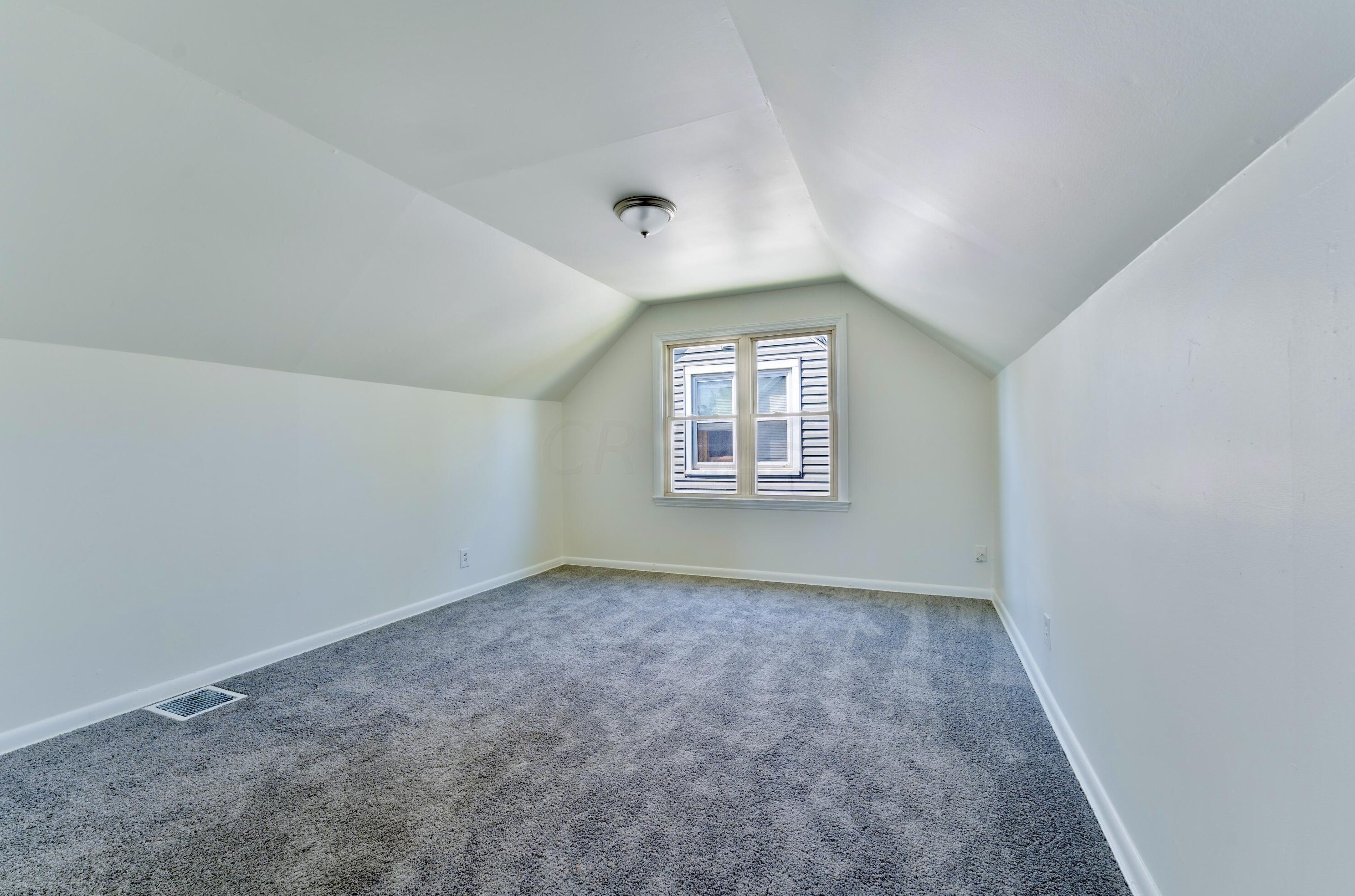 3035 Audubon Rd, Columbus OH 43211-1152 exterior