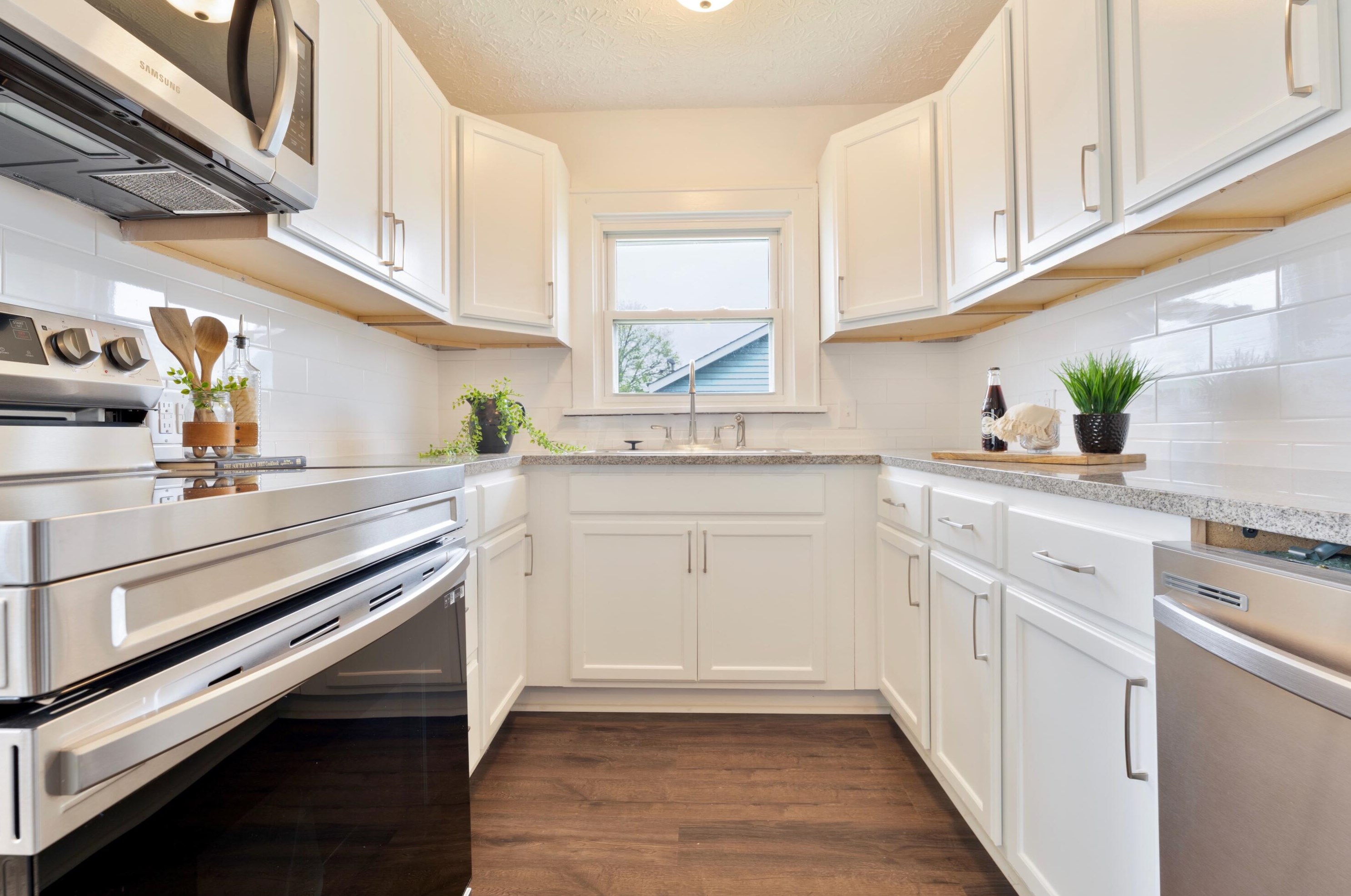 177 Lennox Ave, Columbus OH 43228-1132 exterior