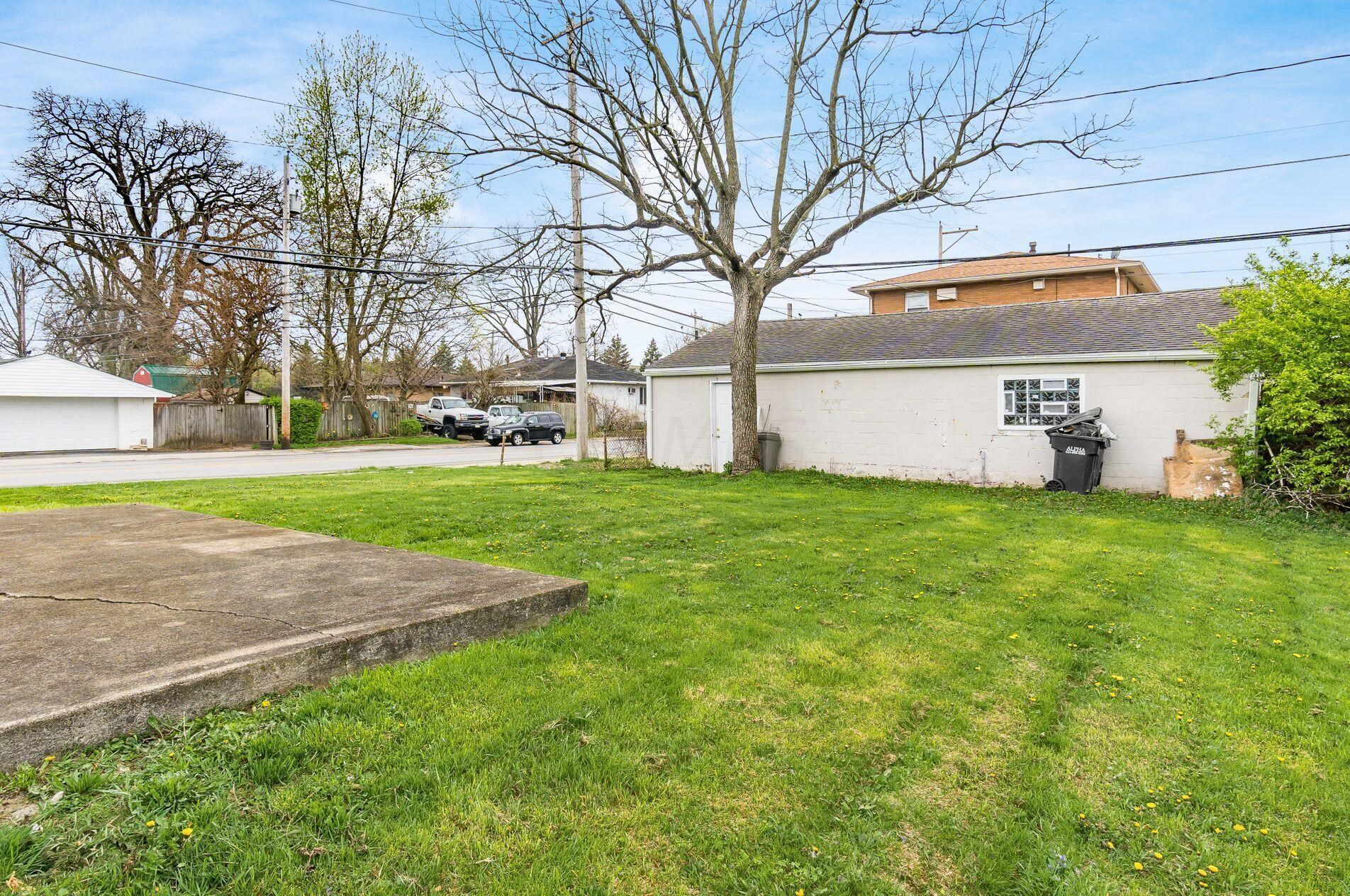 177 Lennox Ave, Columbus OH 43228-1132 exterior