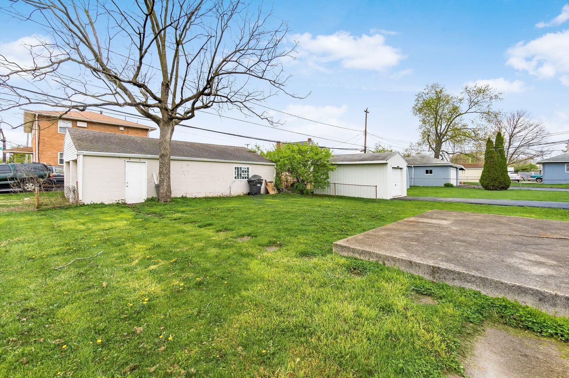 177 Lennox Ave, Columbus OH 43228-1132 exterior