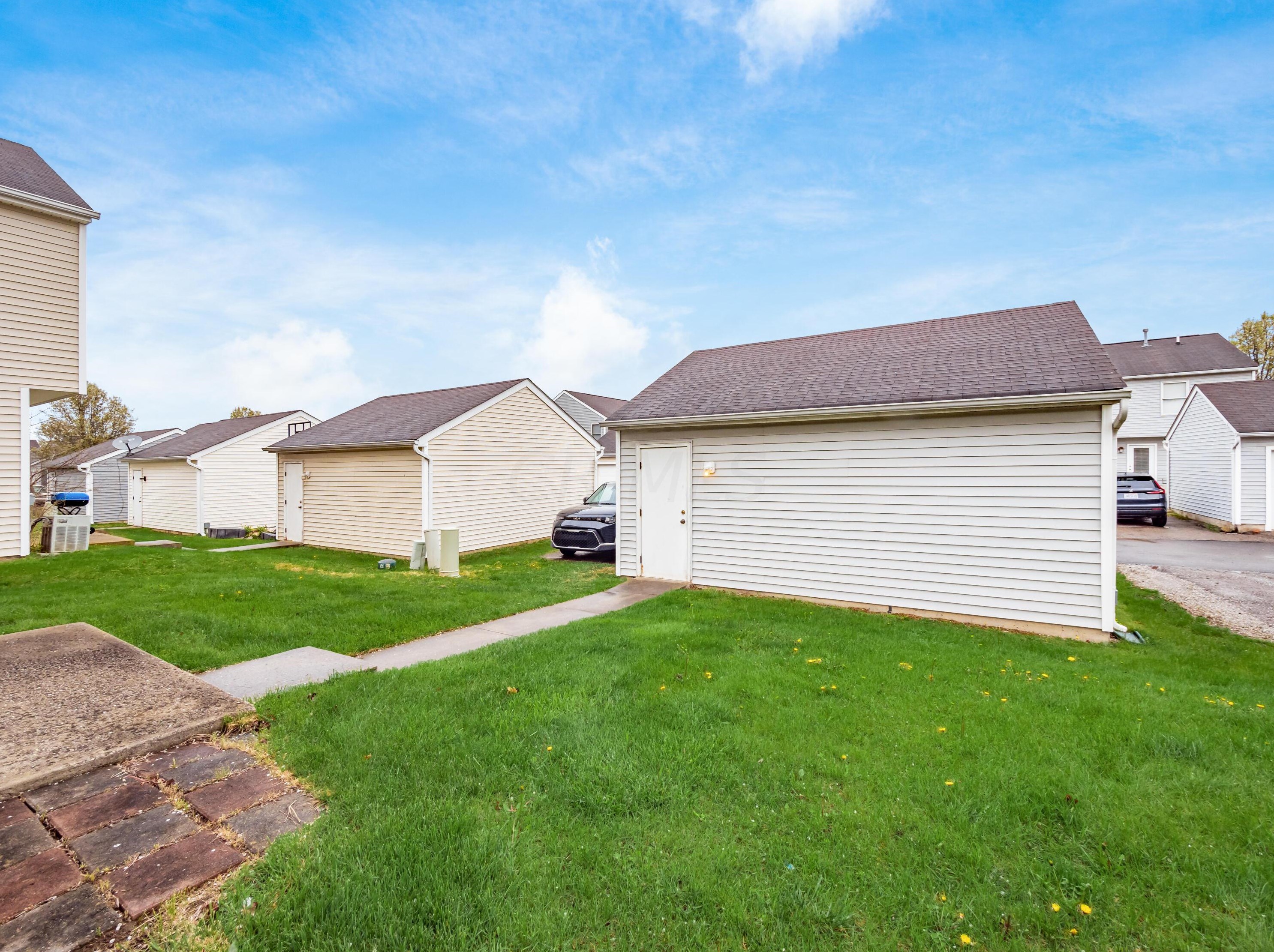 9138 Drum Pl, Orient OH  43146-9080 exterior