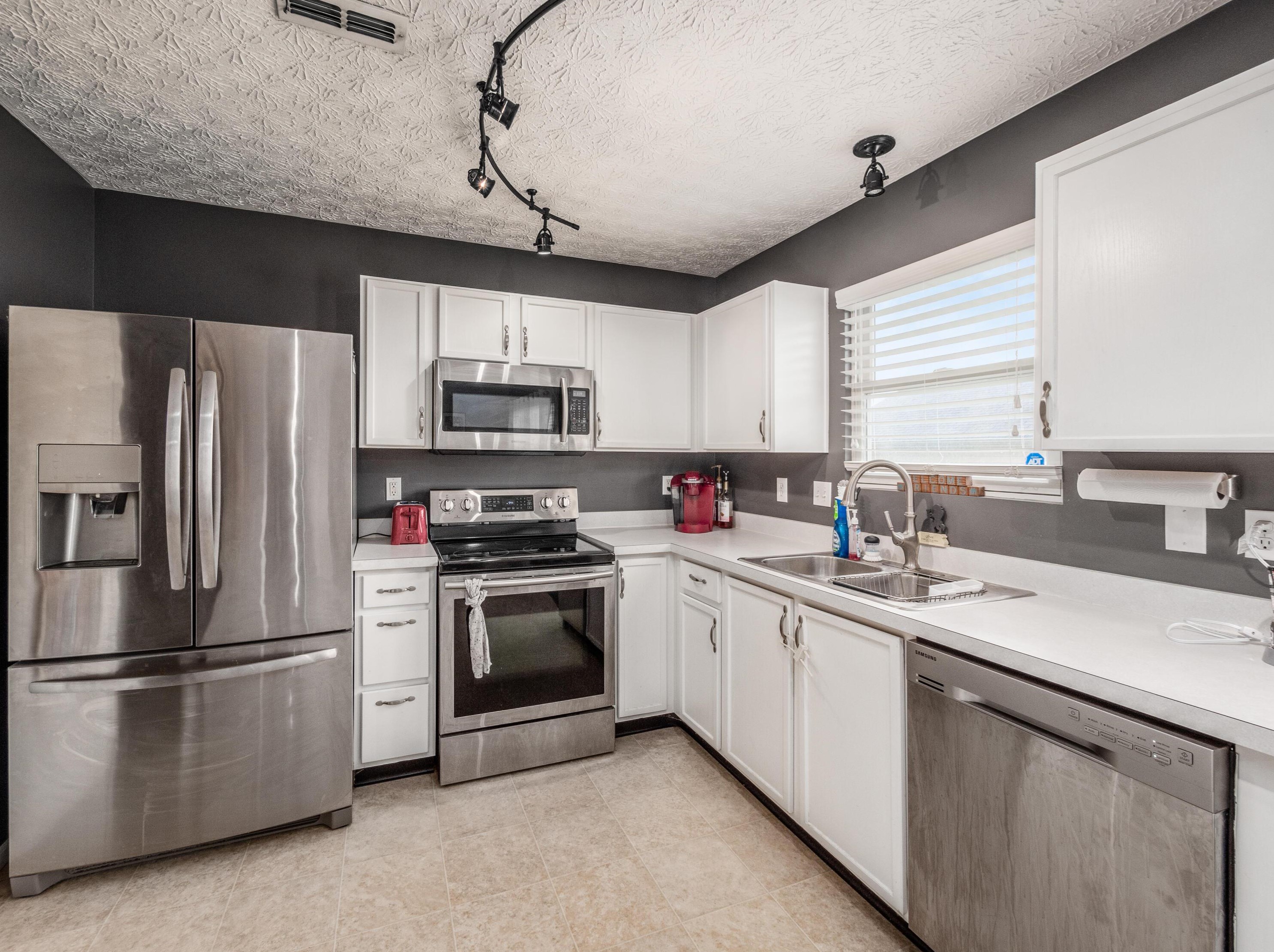 9138 Drum Pl, Orient OH  43146-9080 exterior