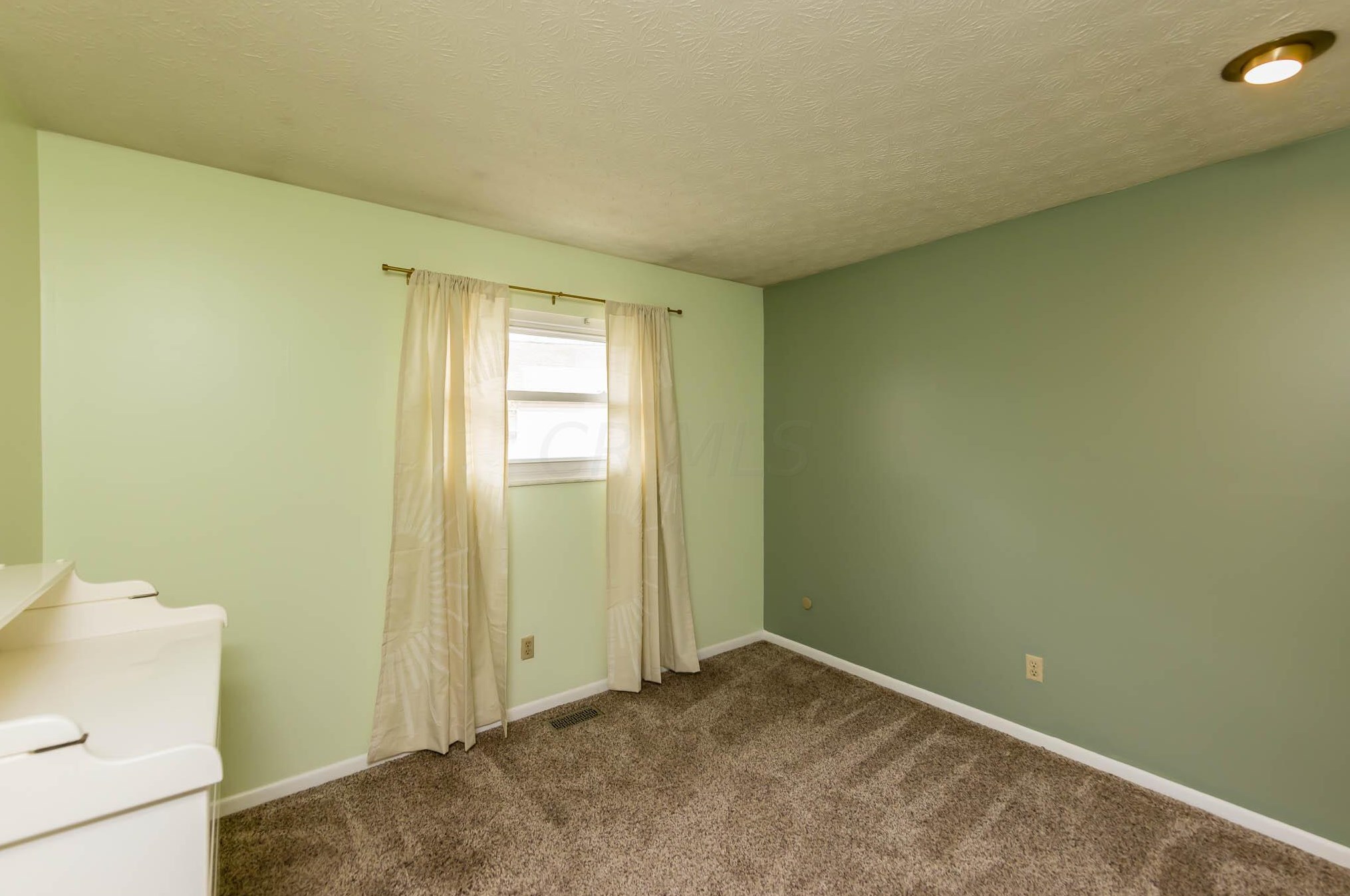 2420 Briers Dr, Columbus OH 43209-3301 exterior