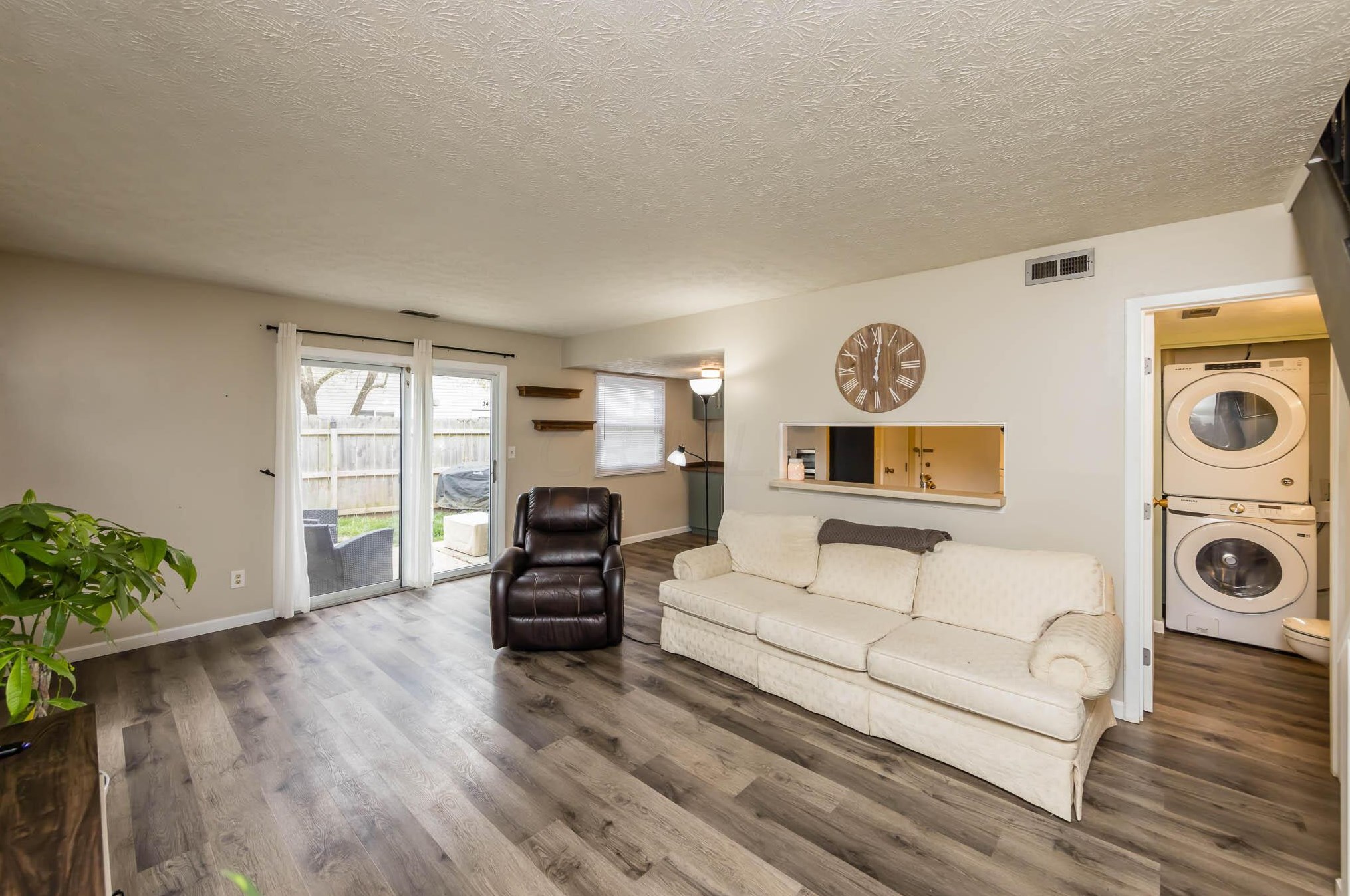 2420 Briers Dr, Columbus OH 43209-3301 exterior