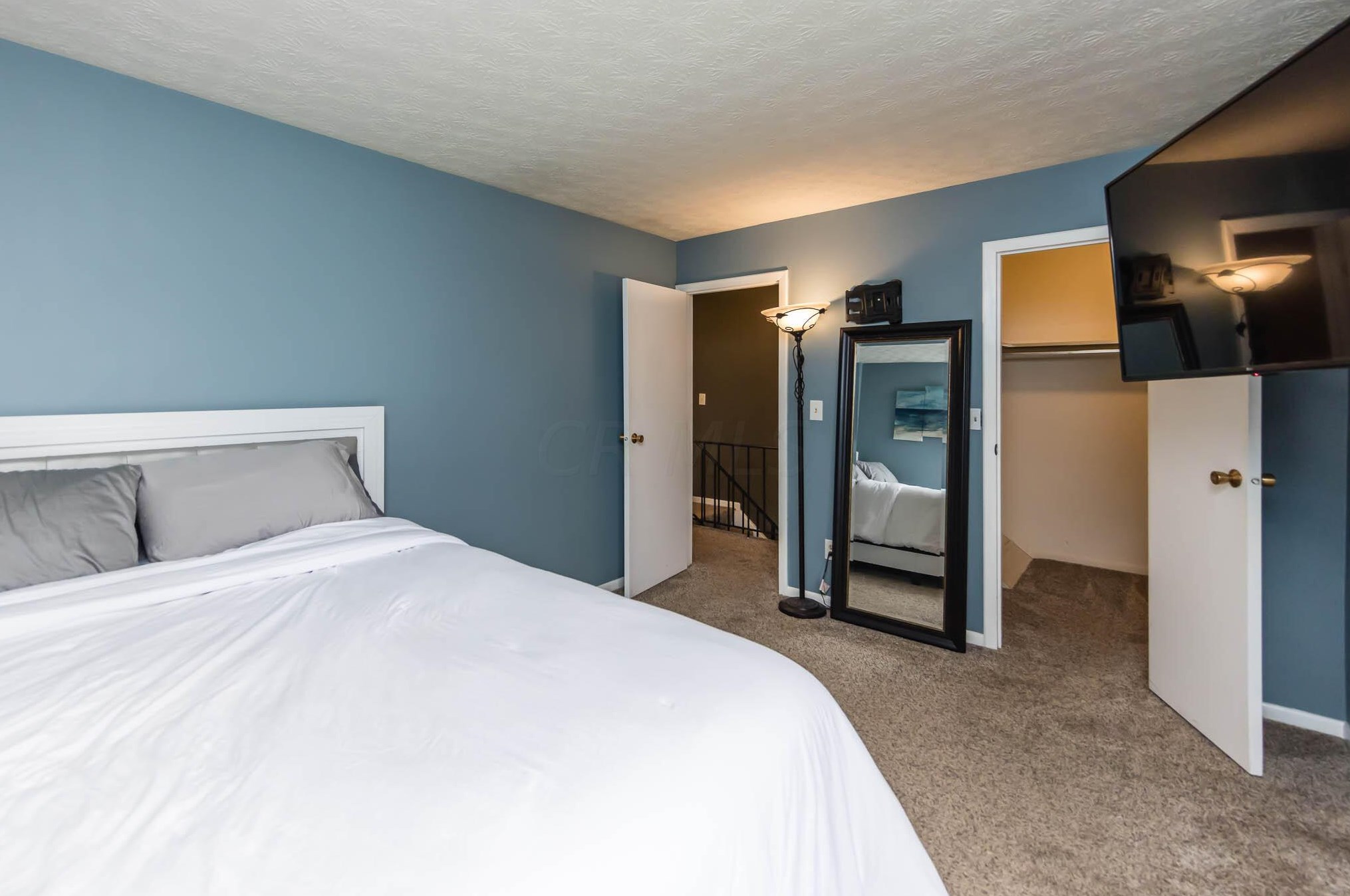 2420 Briers Dr, Columbus OH 43209-3301 exterior