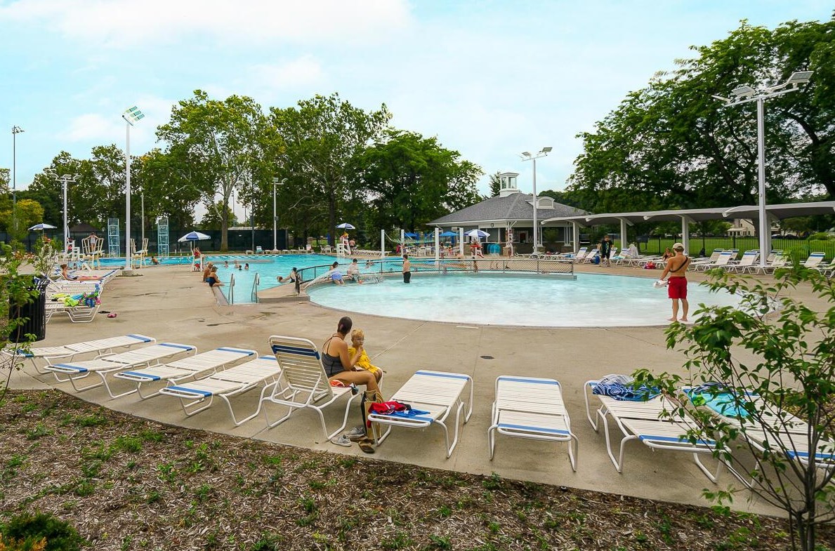 2611 Charing Rd, Columbus OH 43221-3674 exterior