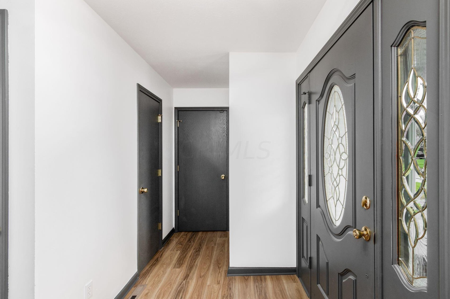 6055 Darby Ln, Columbus OH  43229-2626 exterior