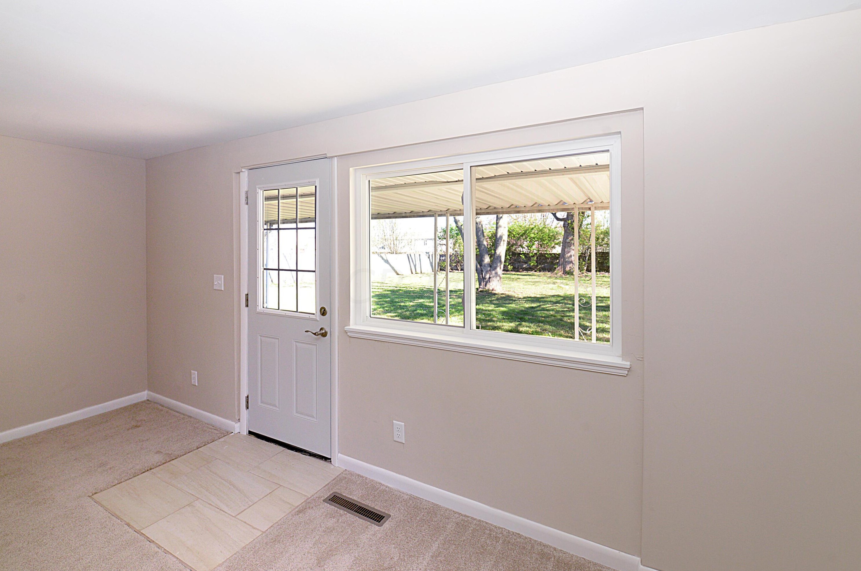 6515 Lemans Ln, Dayton OH  45424-3421 exterior