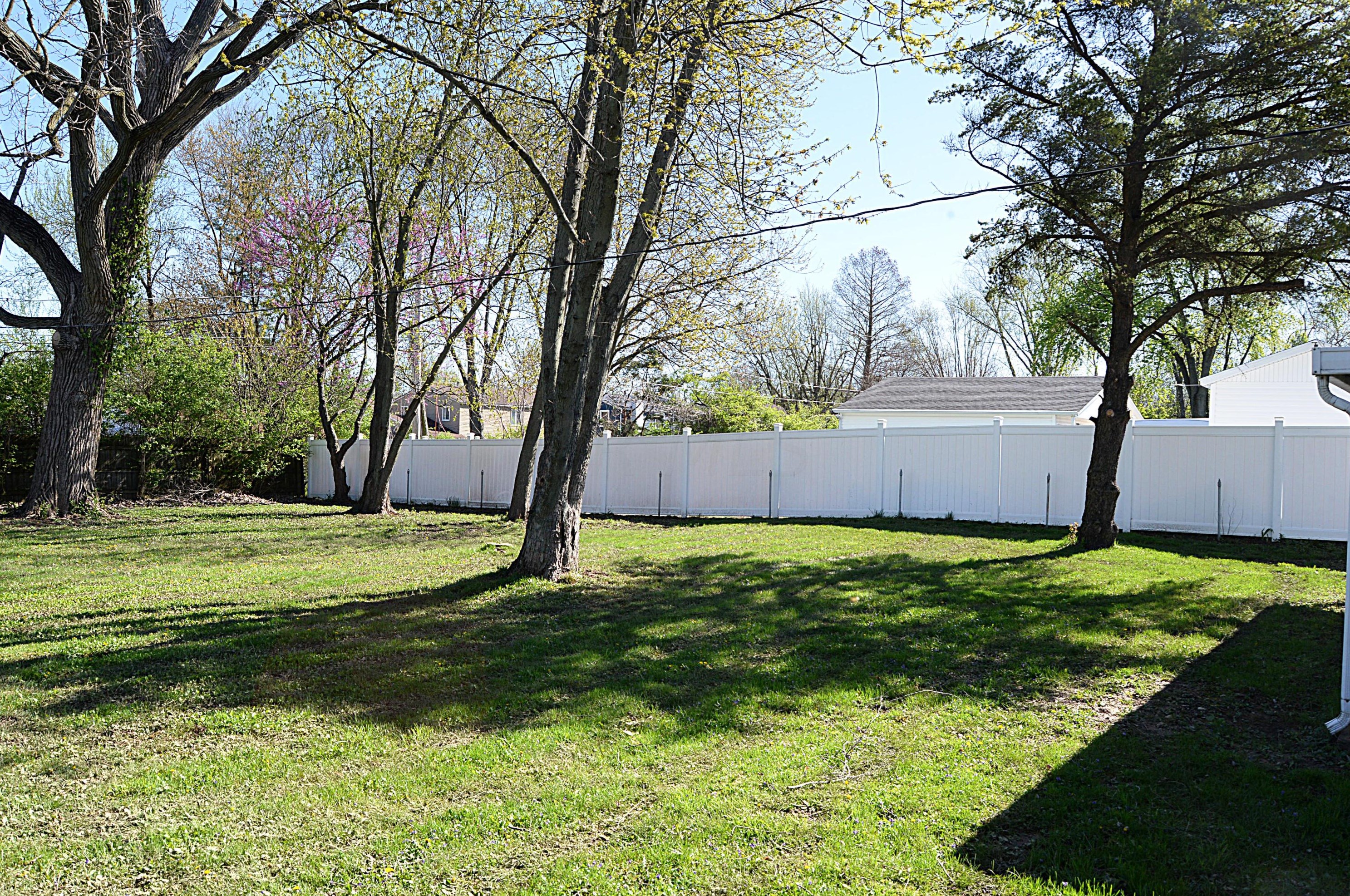 6515 Lemans Ln, Dayton OH  45424-3421 exterior