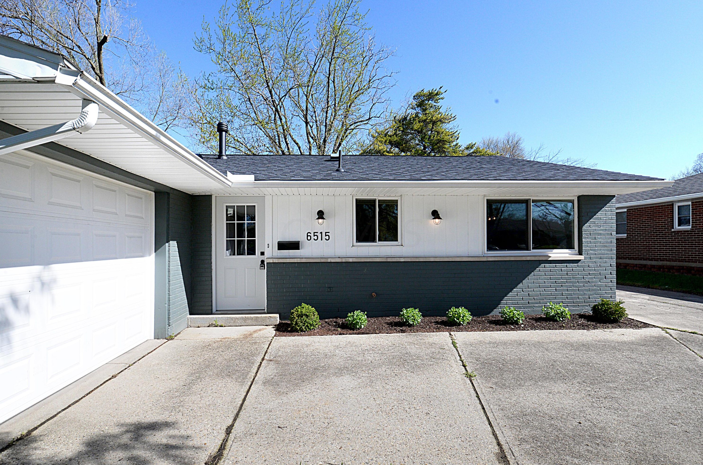 6515 Lemans Ln, Dayton OH  45424-3421 exterior