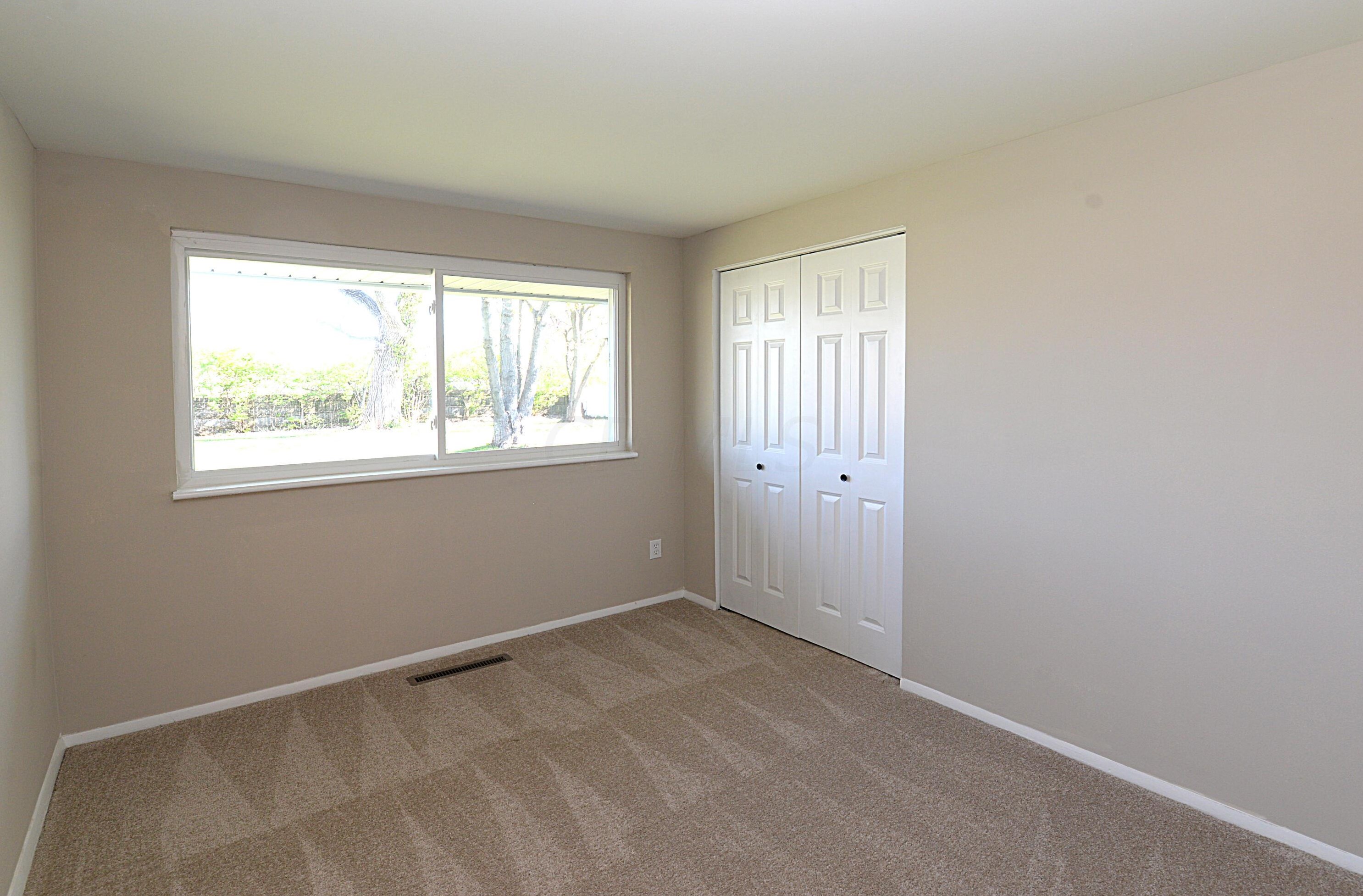 6515 Lemans Ln, Dayton OH  45424-3421 exterior