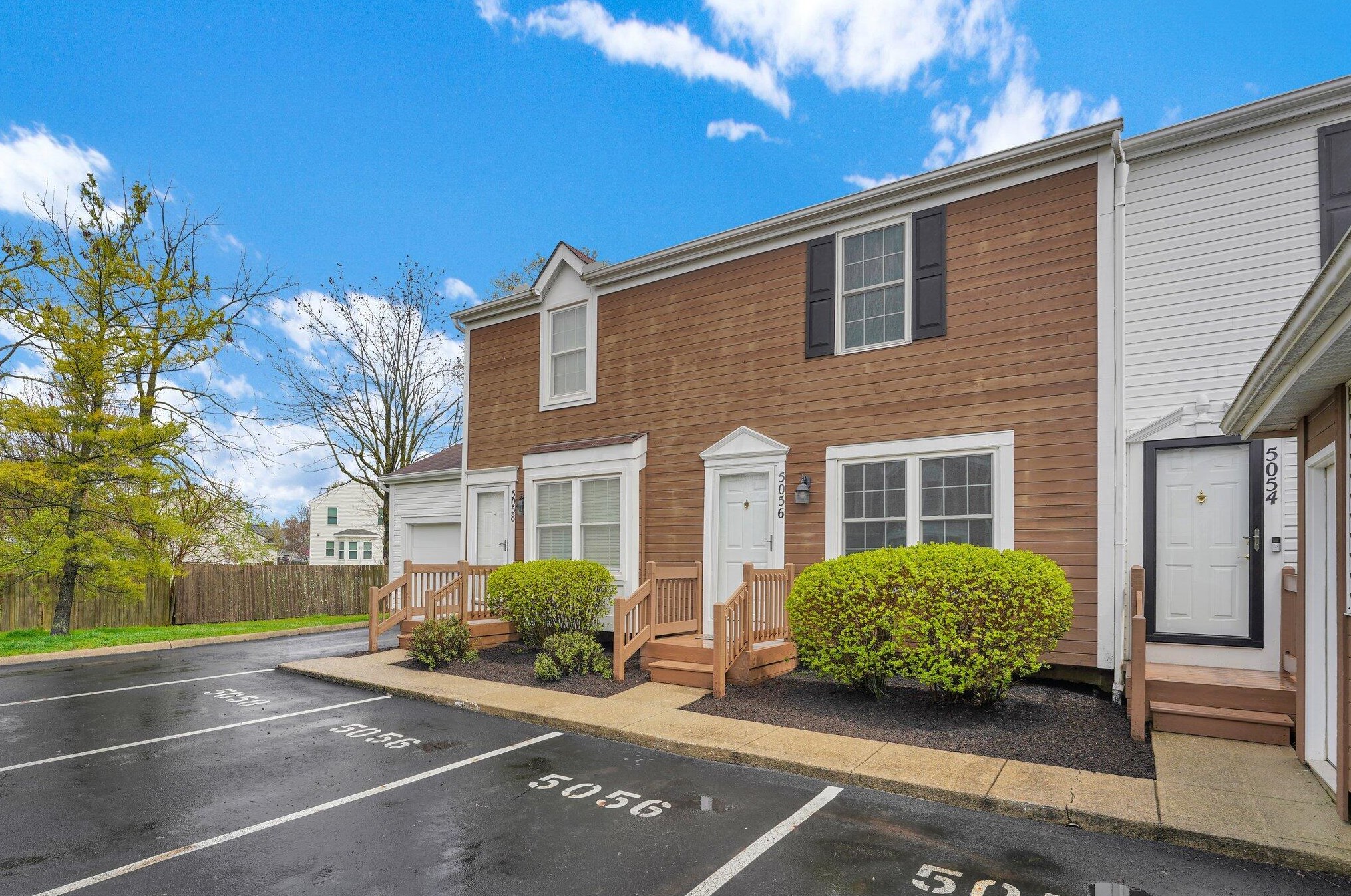 5056 Stoneybrook Blvd, Hilliard OH  43026-9365 exterior