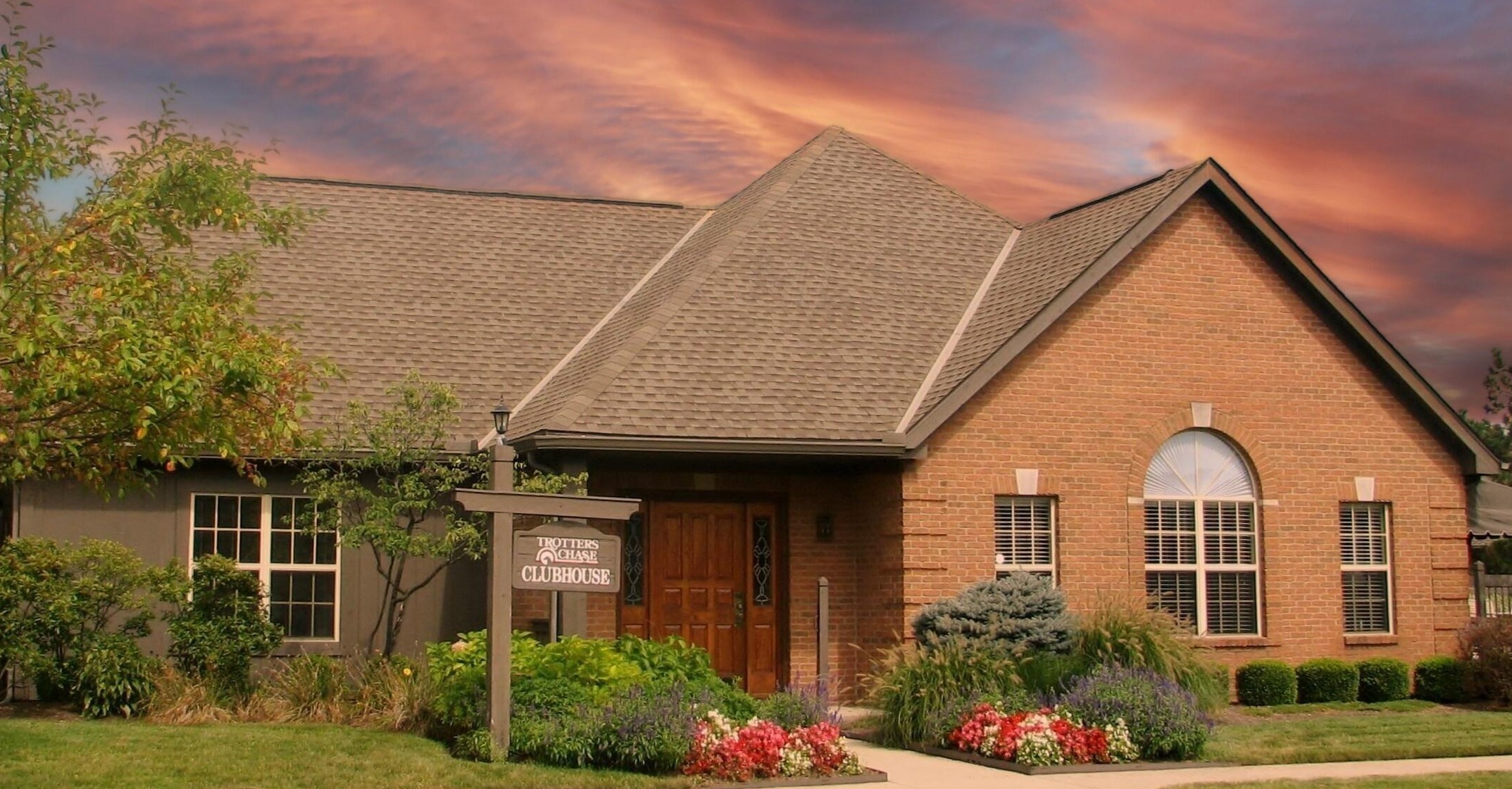 2546 Trotterslane Dr, Columbus OH  43235-5500 exterior