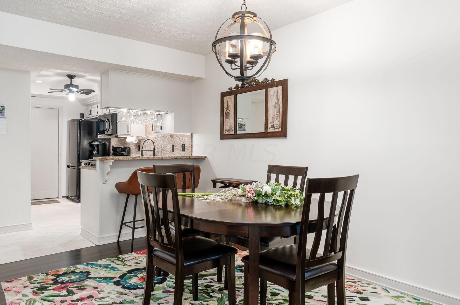 2546 Trotterslane Dr, Columbus OH  43235-5500 exterior