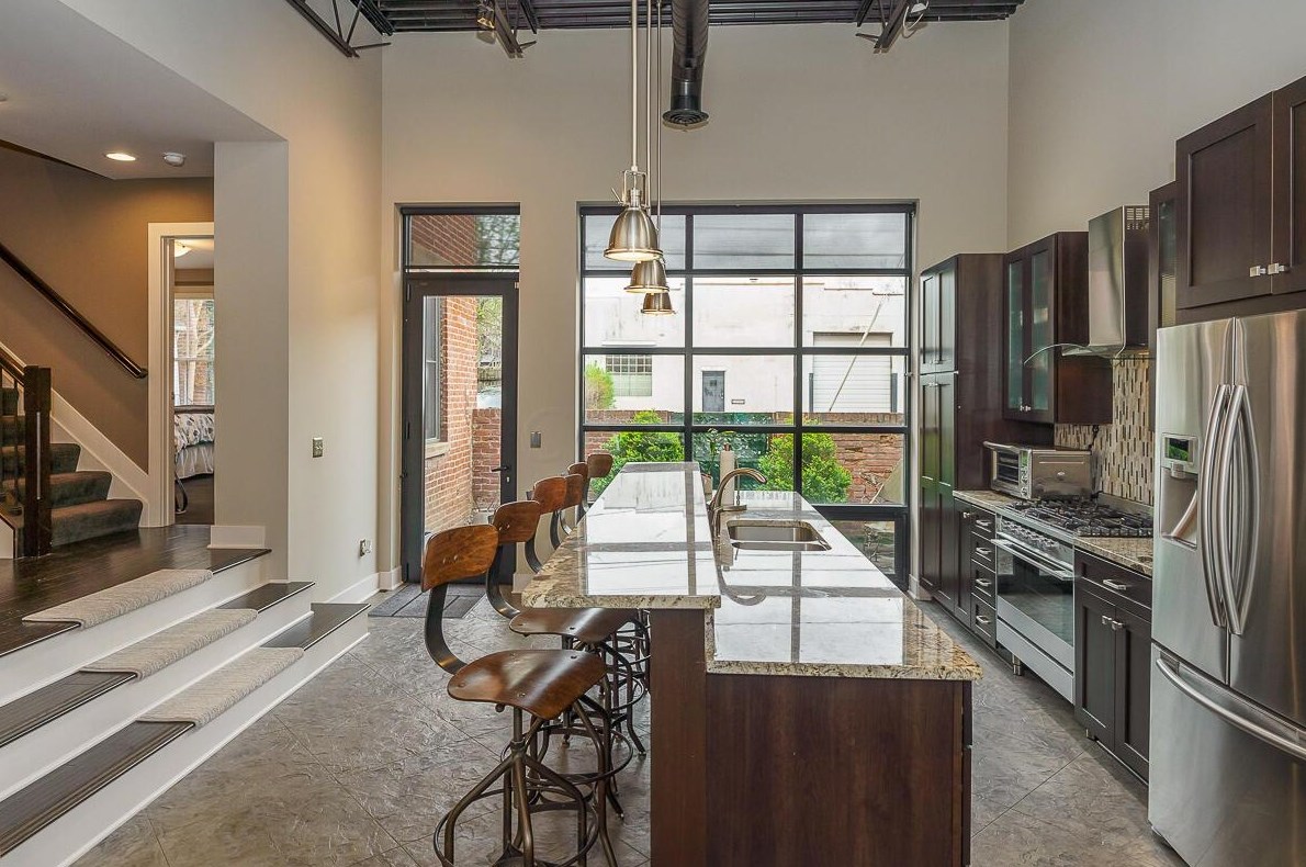 847 Kerr St, Columbus OH  43215-1462 exterior