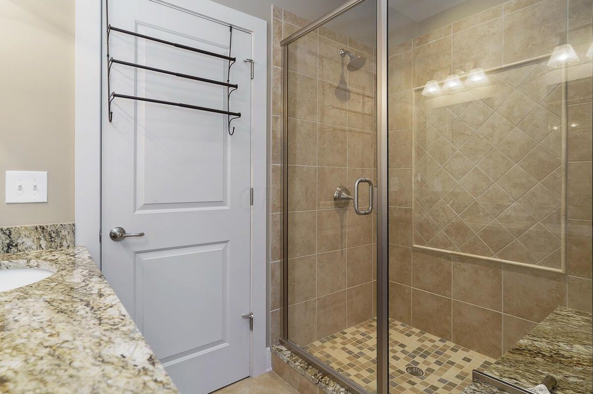 847 Kerr St, Columbus OH  43215-1462 exterior