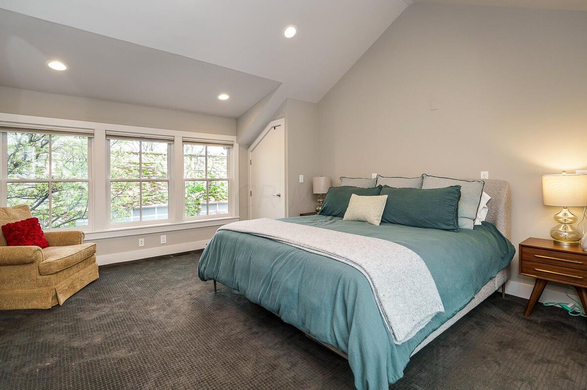 847 Kerr St, Columbus OH  43215-1462 exterior