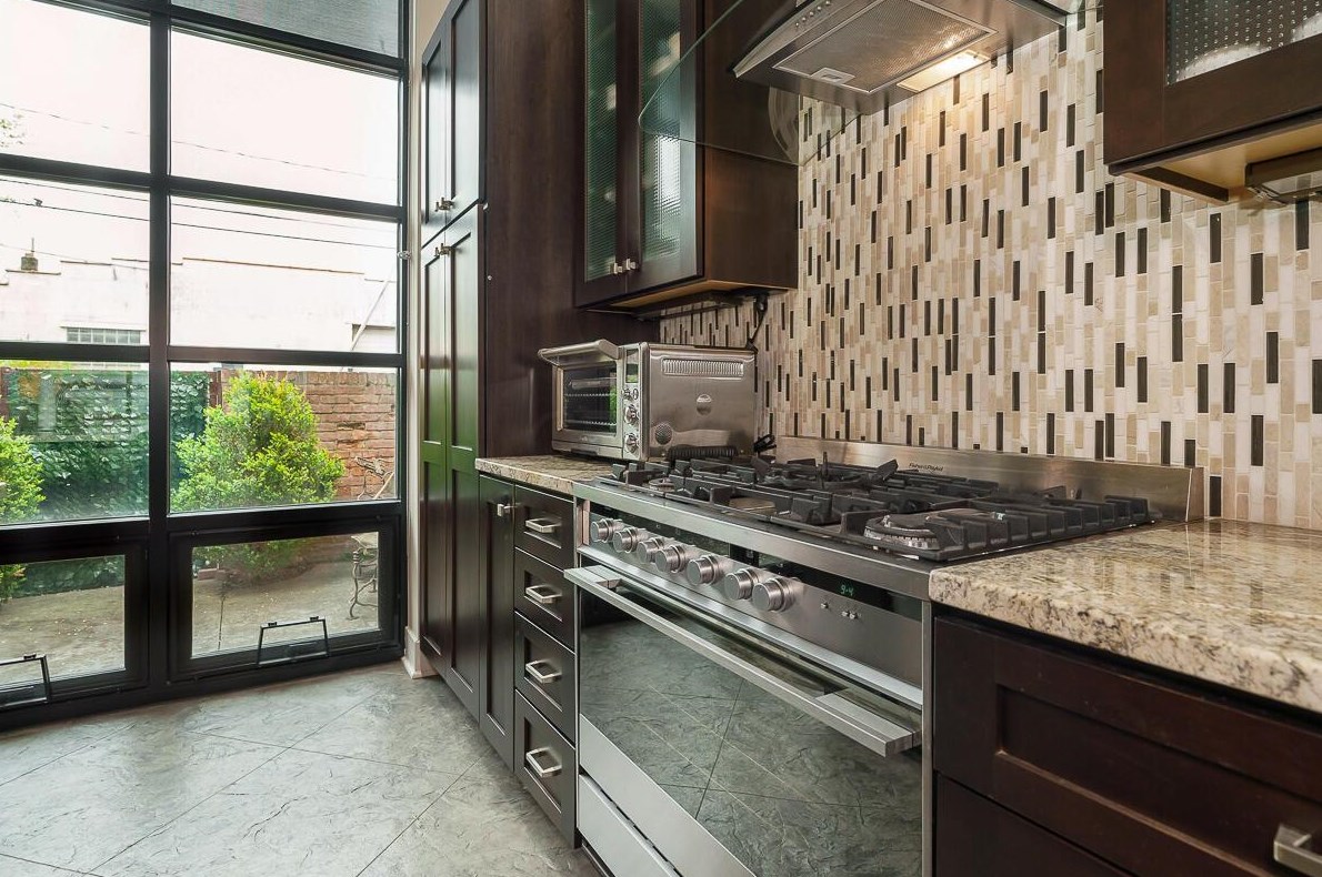 847 Kerr St, Columbus OH  43215-1462 exterior