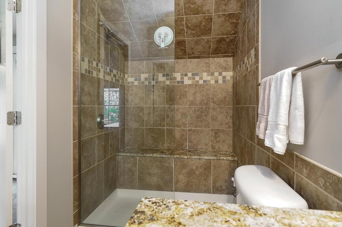 847 Kerr St, Columbus OH  43215-1462 exterior