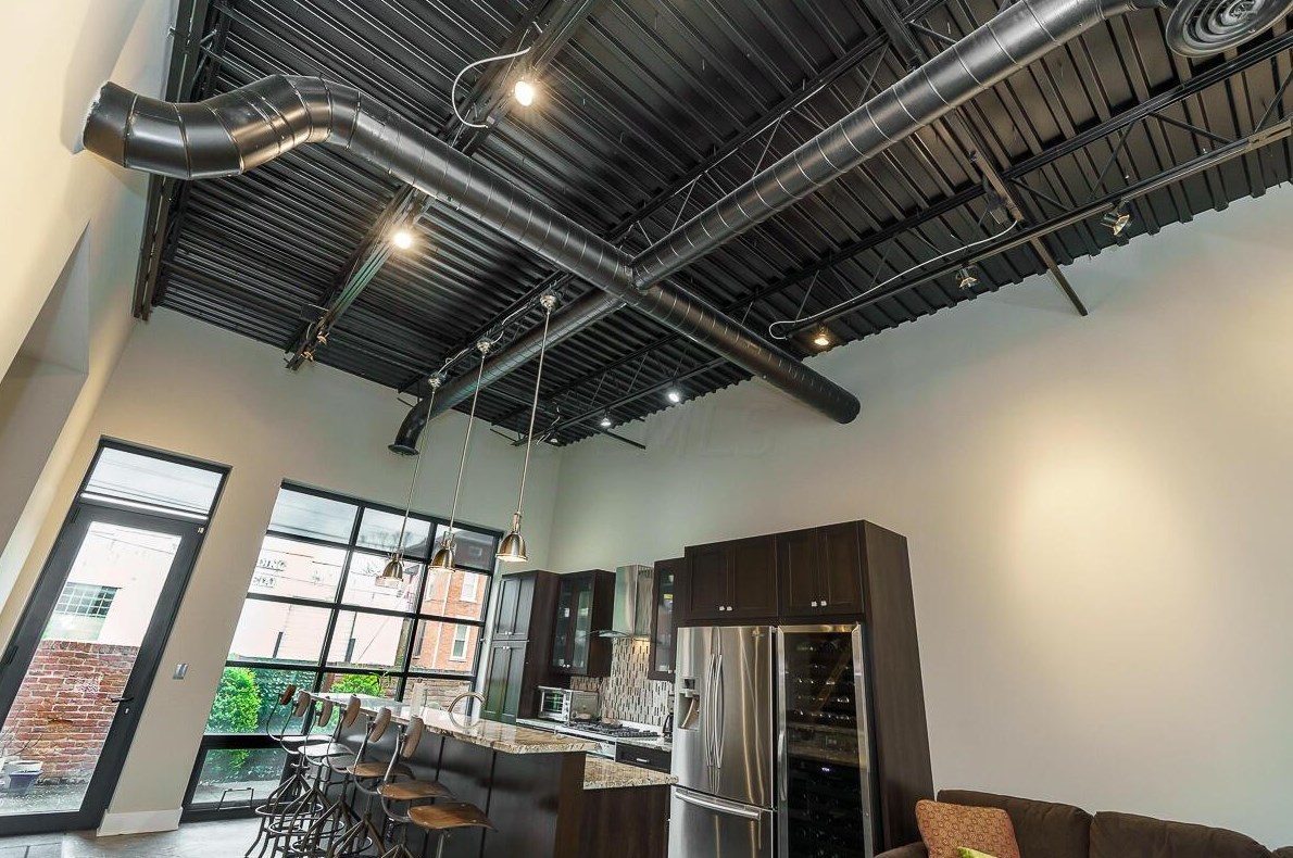 847 Kerr St, Columbus OH  43215-1462 exterior