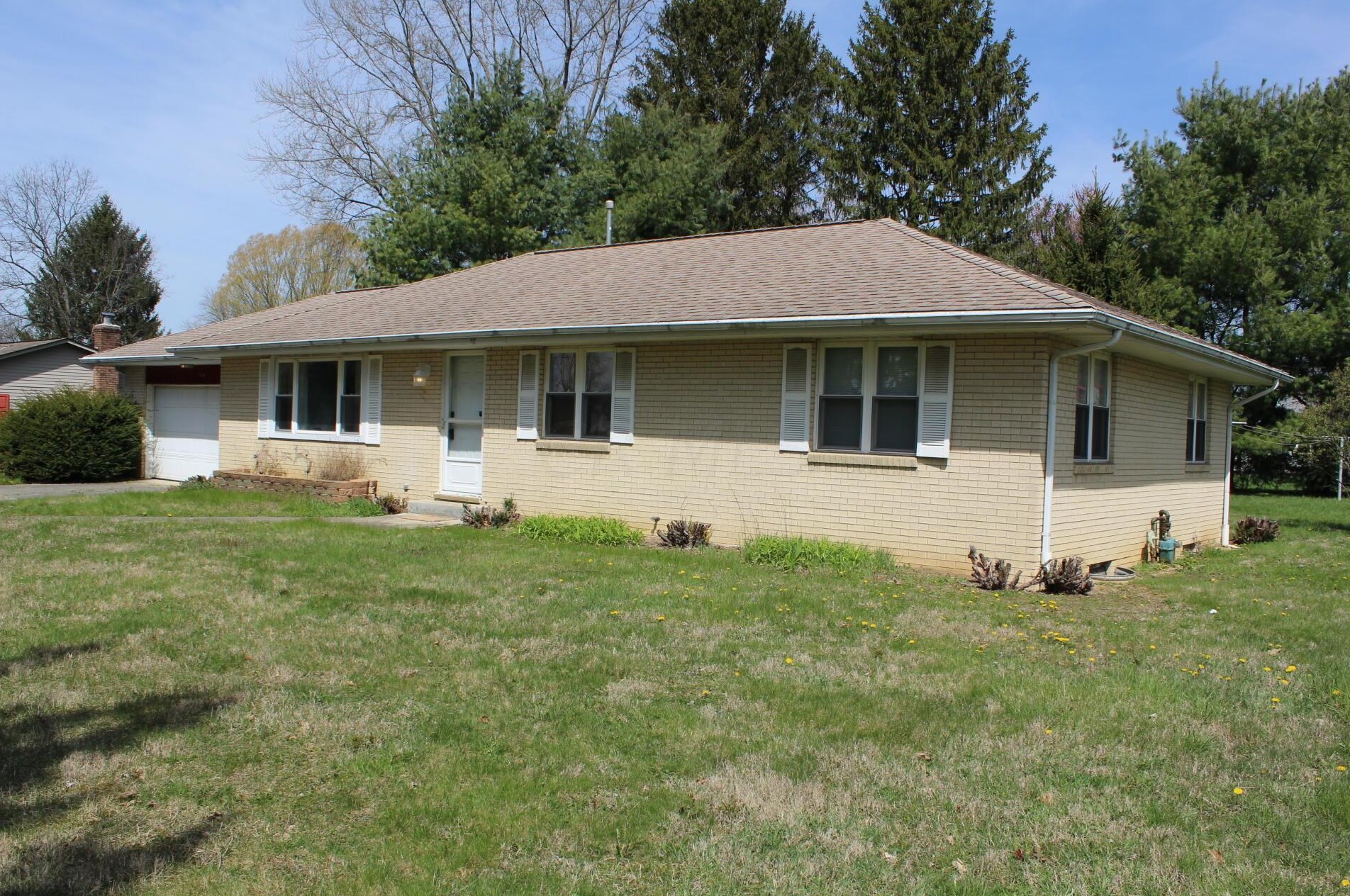 126 Blacks Rd, Pataskala OH  43062-9501 exterior