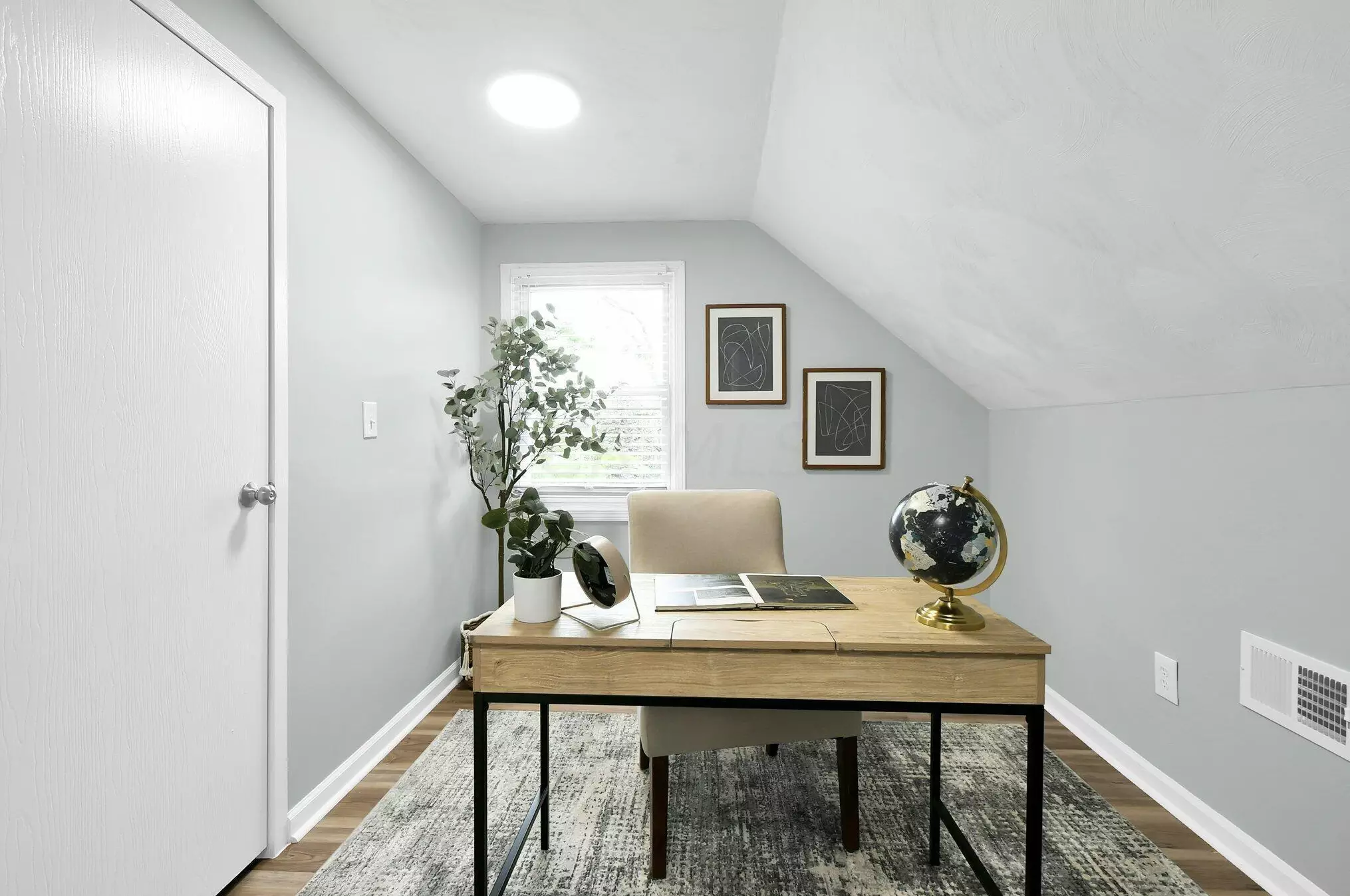 205 Ashburton Rd, Columbus OH 43213-2240 exterior