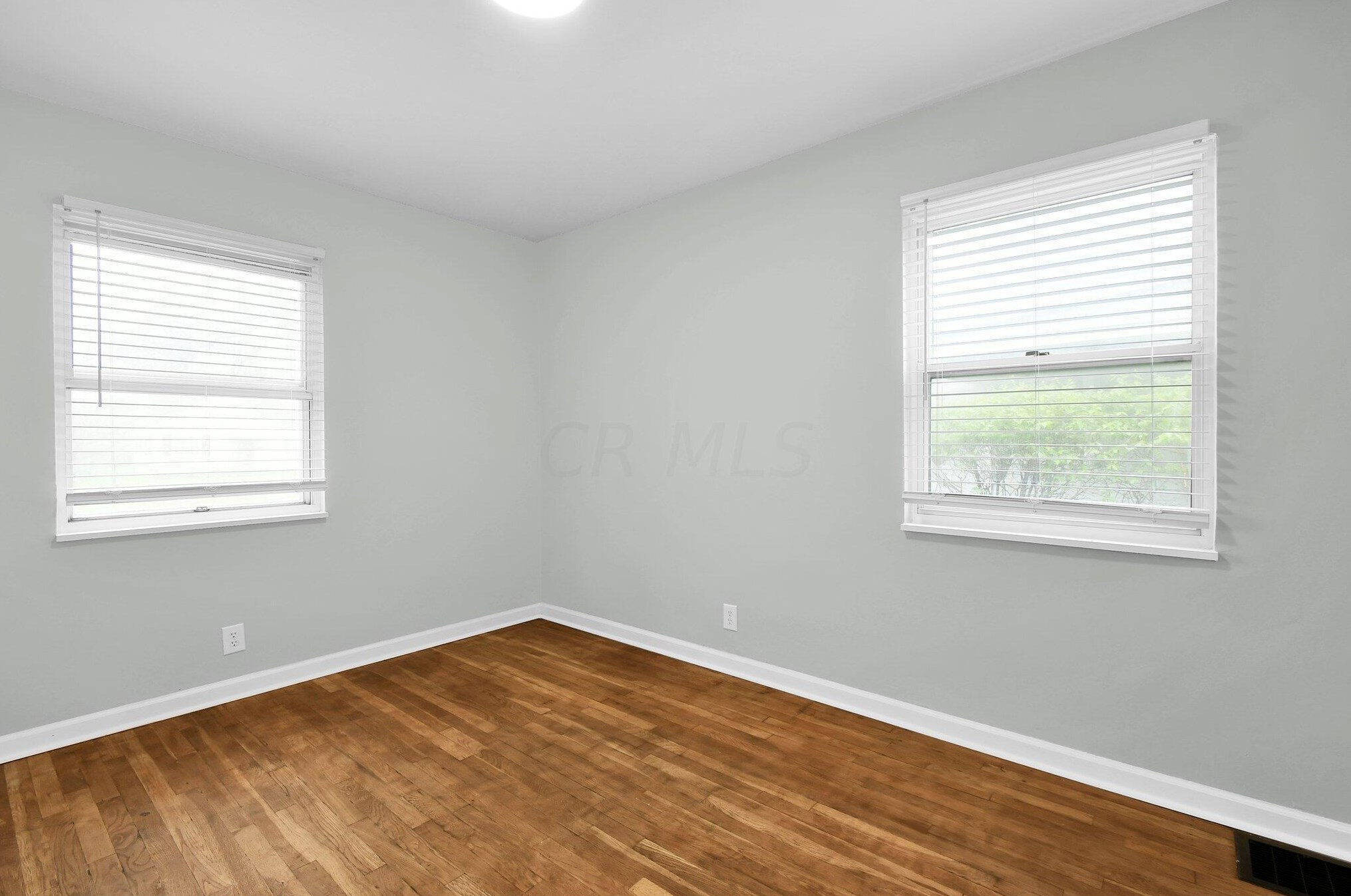 205 Ashburton Rd, Columbus OH 43213-2240 exterior