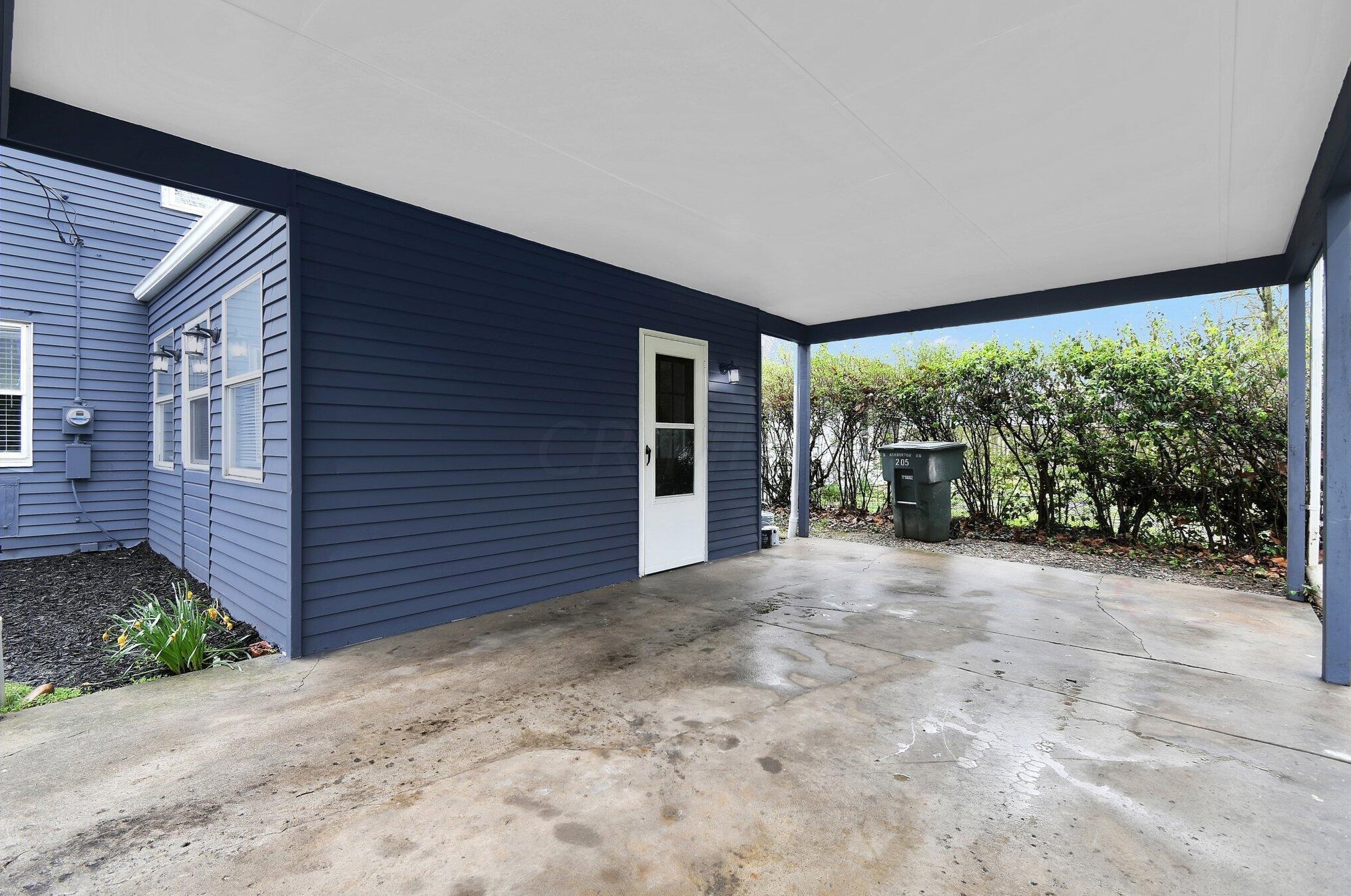 205 Ashburton Rd, Columbus OH 43213-2240 exterior