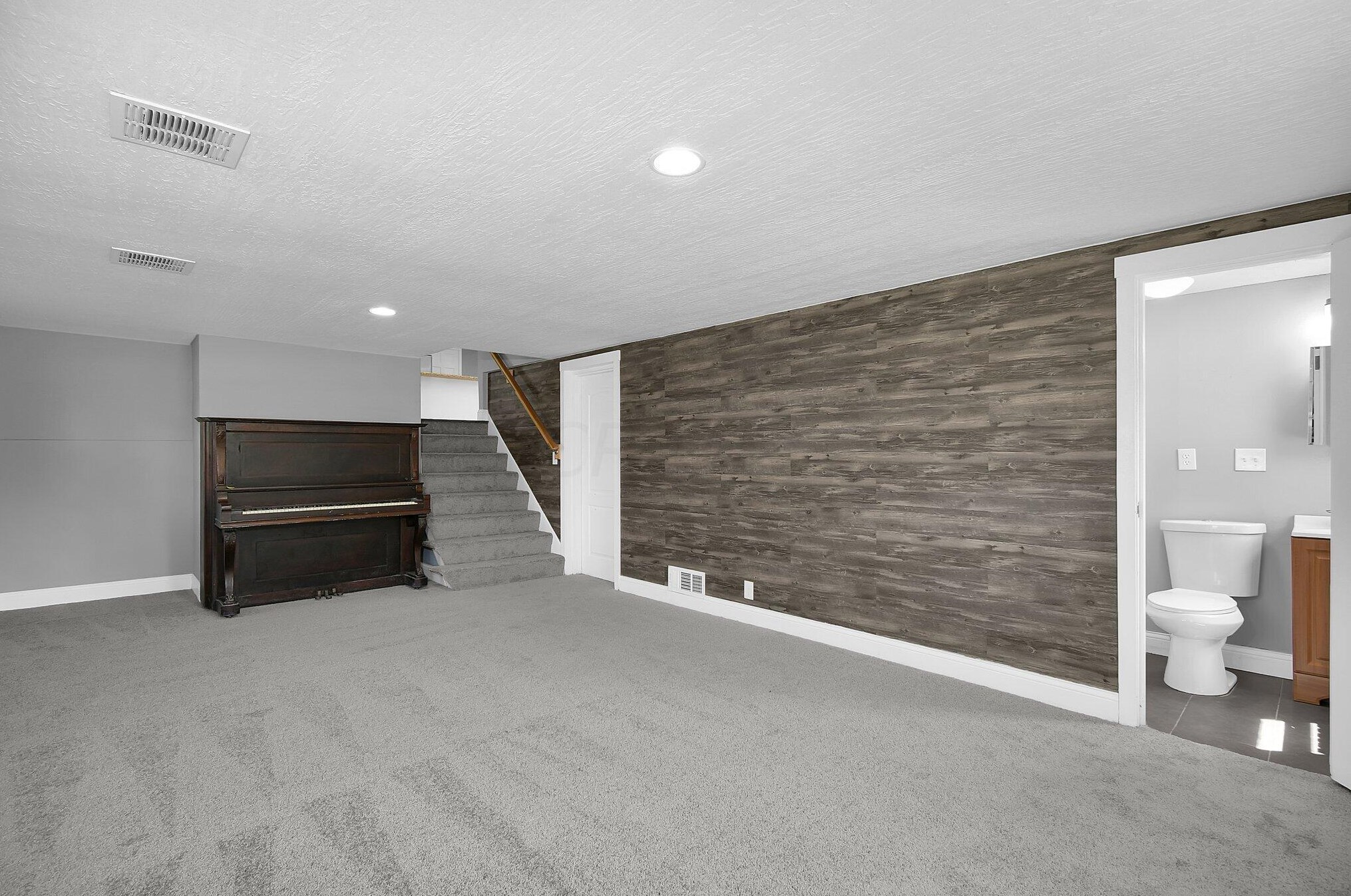 3254 Grey Fox Dr, Columbus OH 43230-1923 exterior