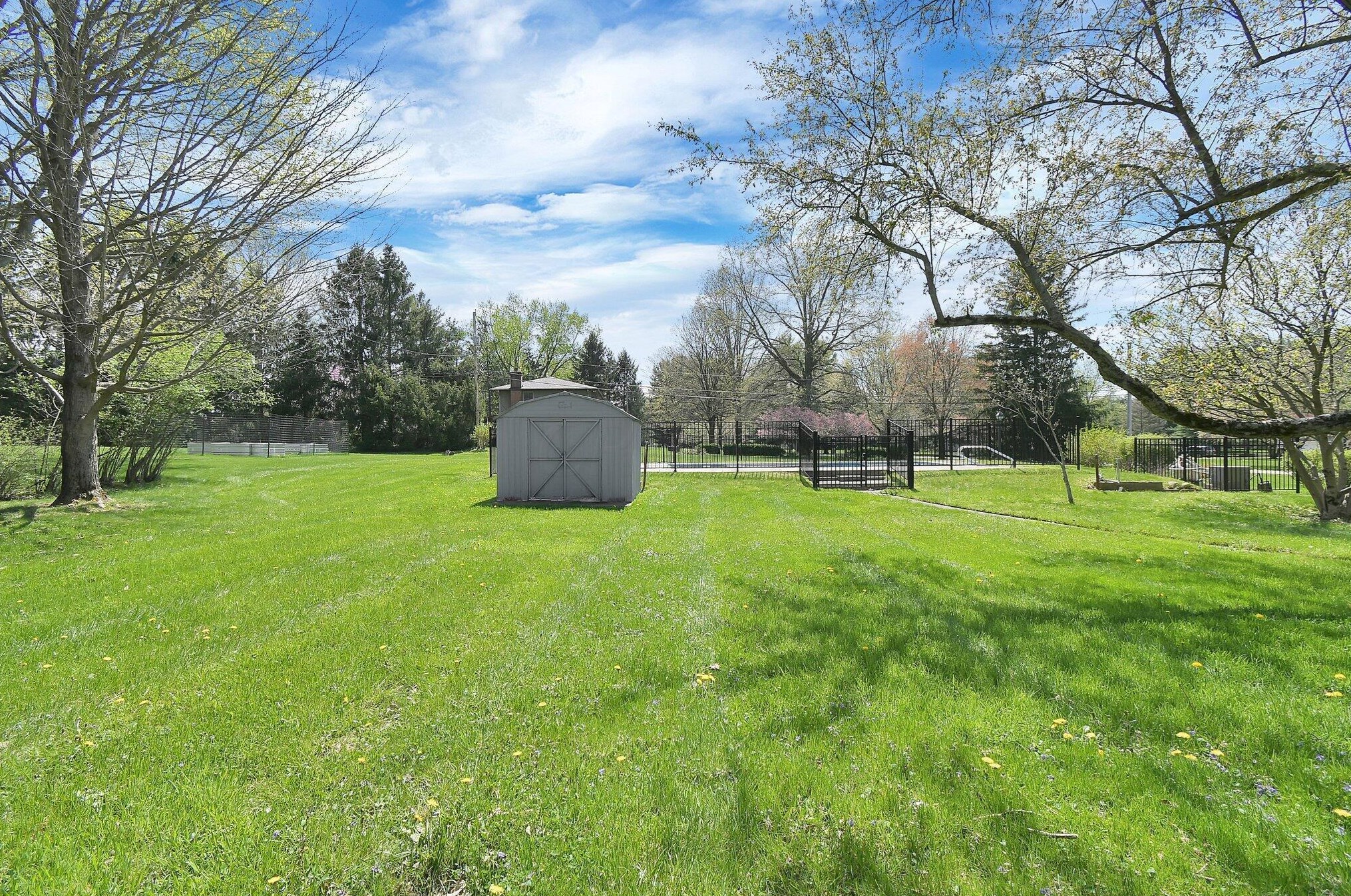 3254 Grey Fox Dr, Columbus OH 43230-1923 exterior