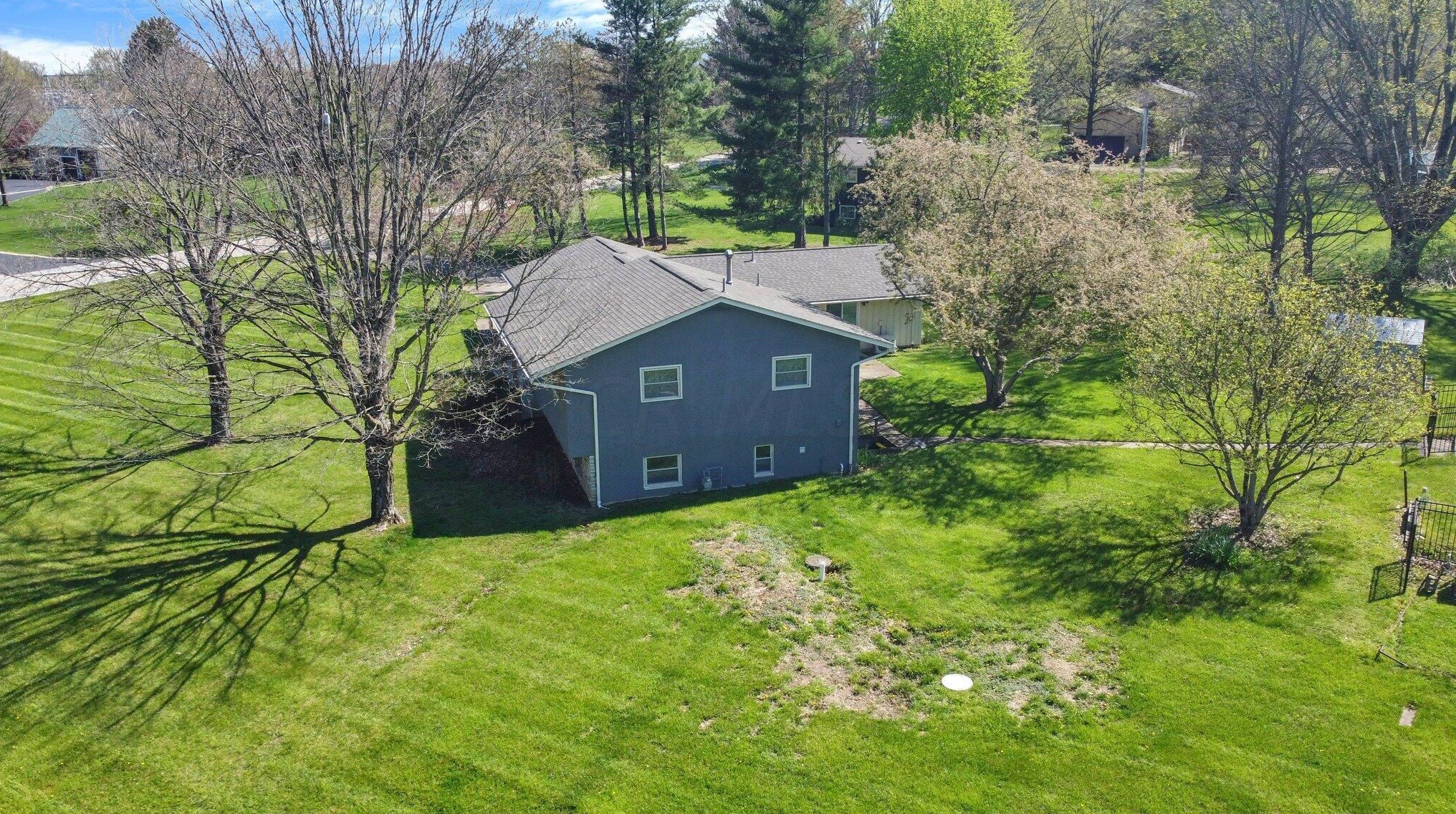 3254 Grey Fox Dr, Columbus OH 43230-1923 exterior