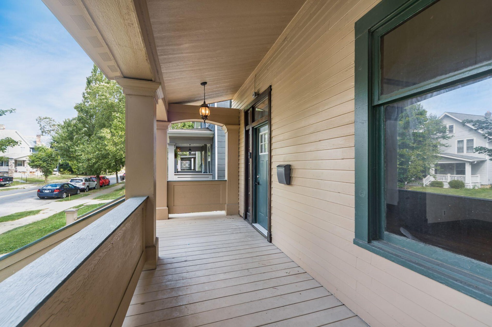 2390 Indianola Ave, Columbus OH  43202-3013 exterior