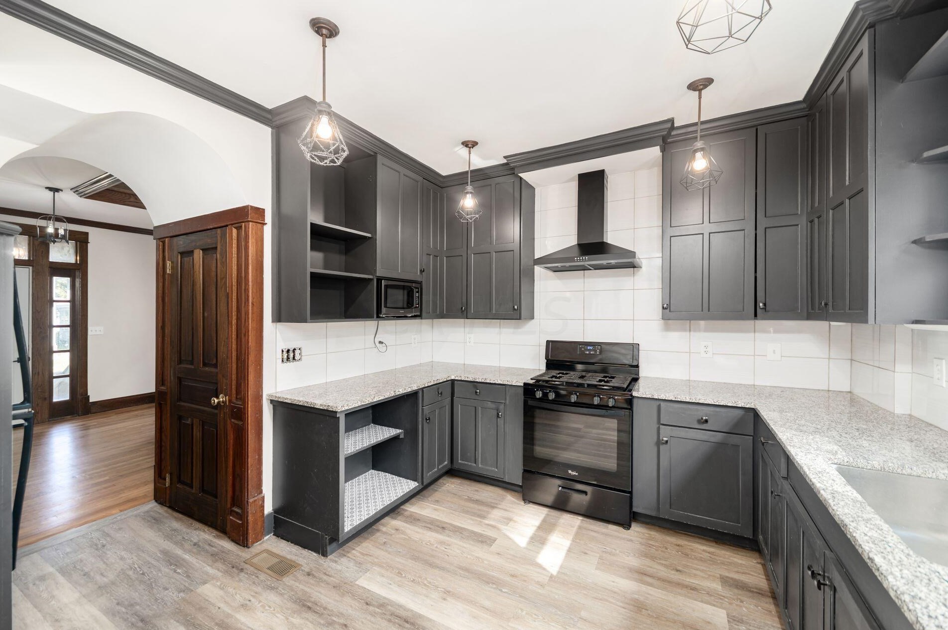 2390 Indianola Ave, Columbus OH  43202-3013 exterior