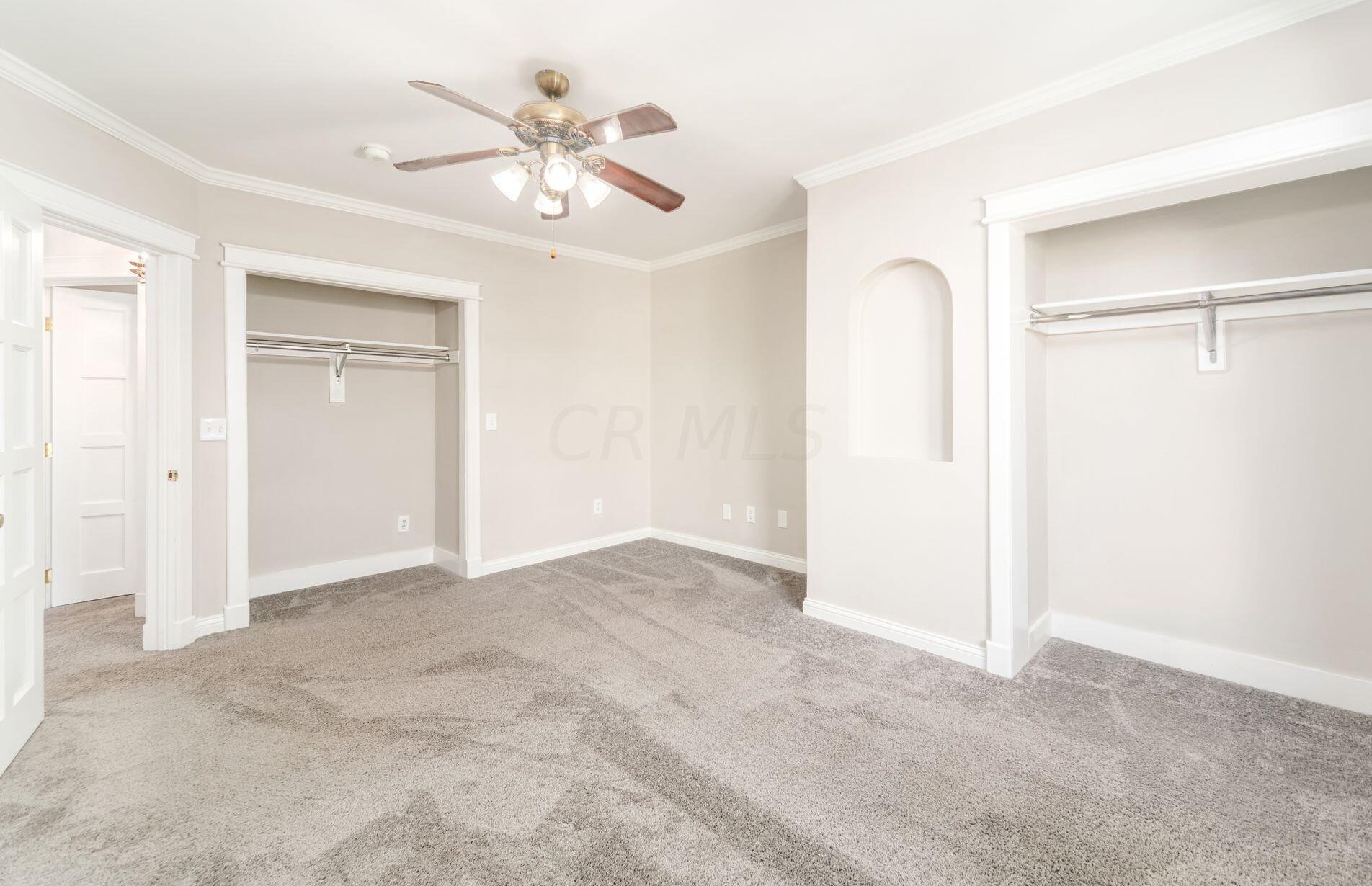 2390 Indianola Ave, Columbus OH  43202-3013 exterior