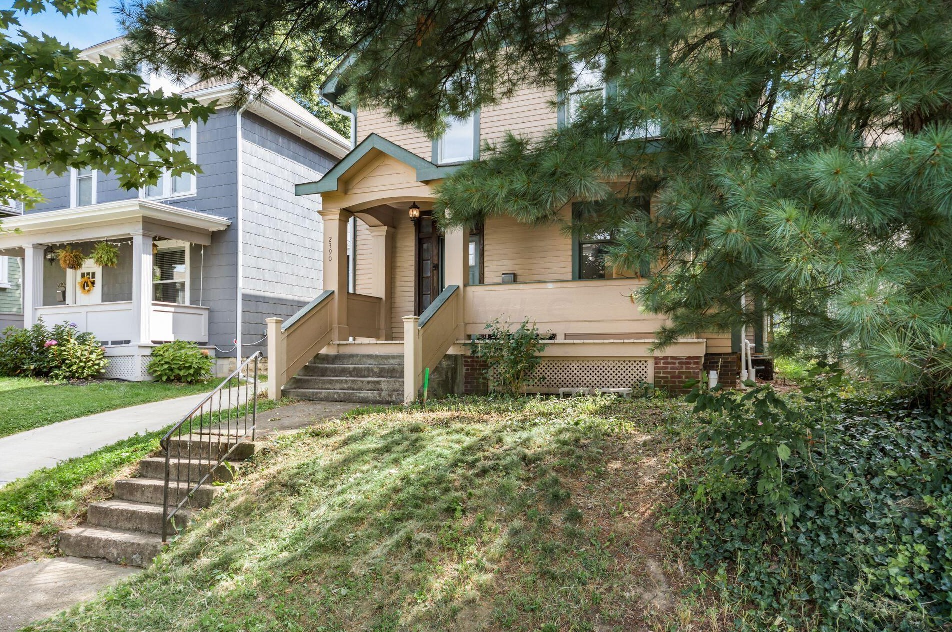 2390 Indianola Ave, Columbus OH  43202-3013 exterior