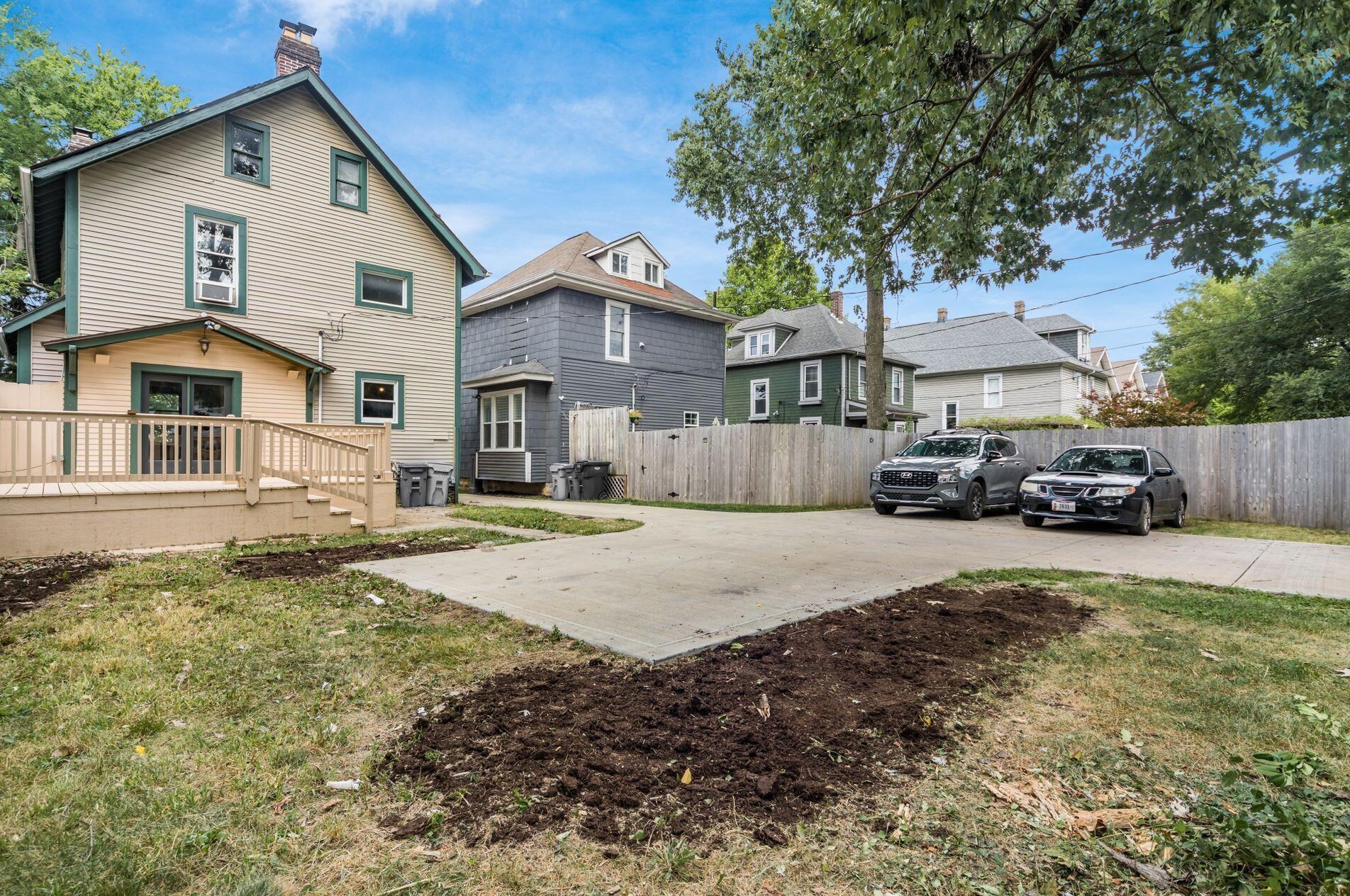 2390 Indianola Ave, Columbus OH  43202-3013 exterior